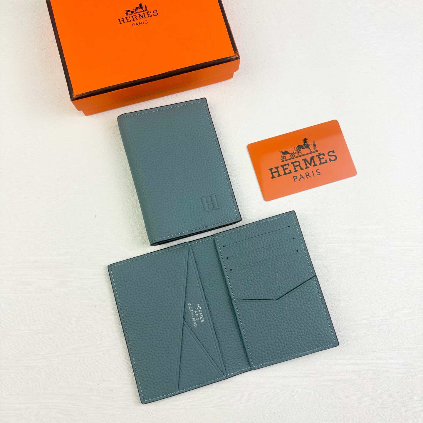 Hermès City 8CC Card Holder in Barenia Faubourg Leather - Image 4