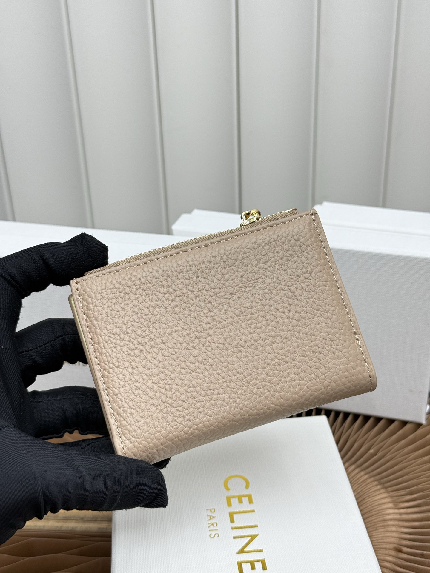 CELINE Short Leather Wallet - Image 4