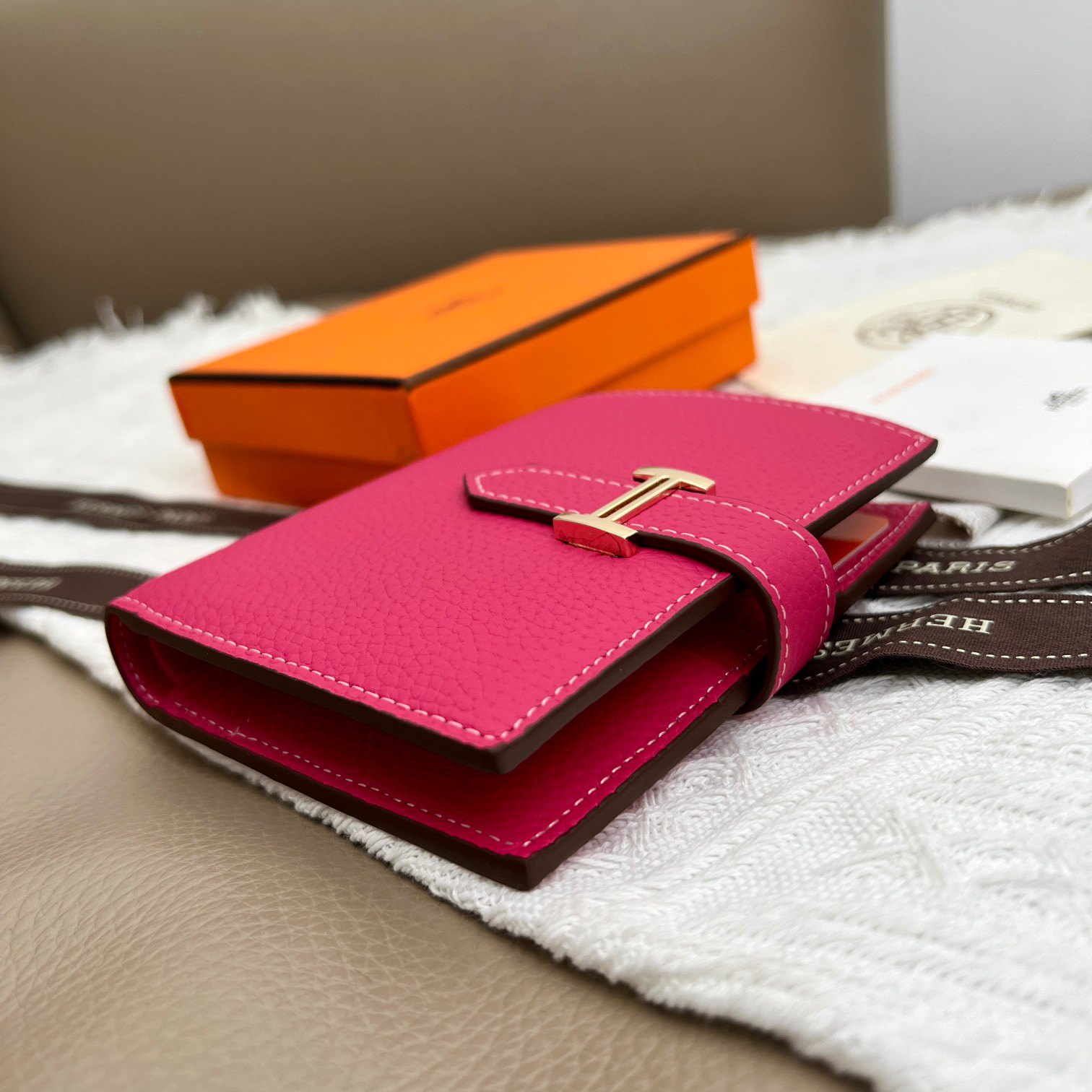 Hermes Vertical Pocket Wallet with Gold-Tone Hardware - Image 4