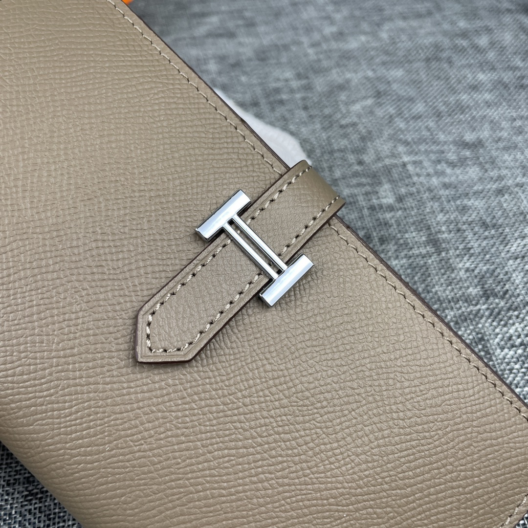 Hermes Women's Vertical Zip Wallet in Empson Leather - Image 4