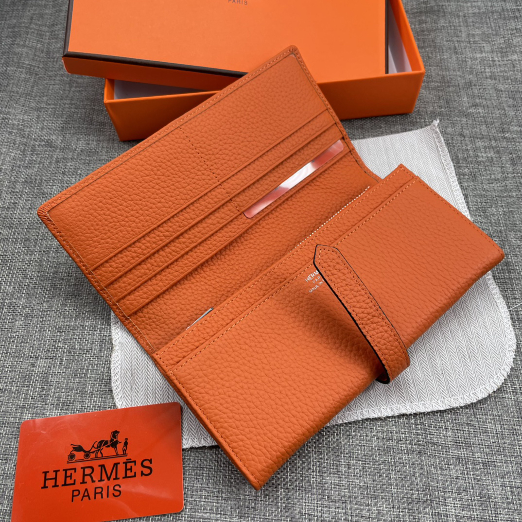 Hermes Women's Solid Color Bifold Leather Wallet - Image 4