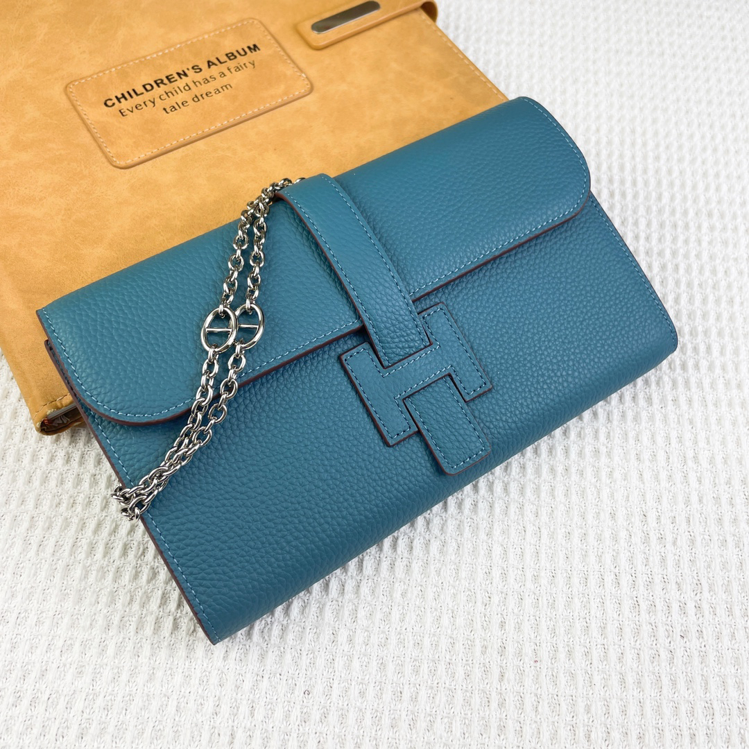 Hermes H538-1 Litchi-Grain Leather Shoulder Chain Bag - Image 4