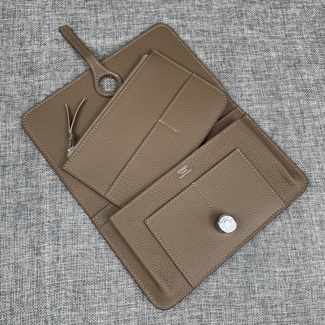 Hermès Dogon Duo Detachable Wallet - Image 4