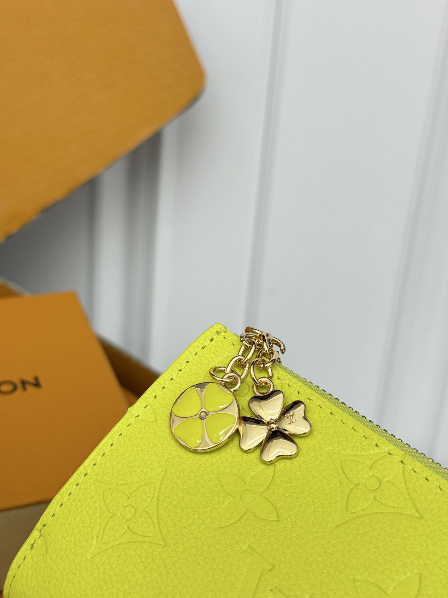 Louis Vuitton Lisa Monogram Cowhide Leather Wallet - Image 4