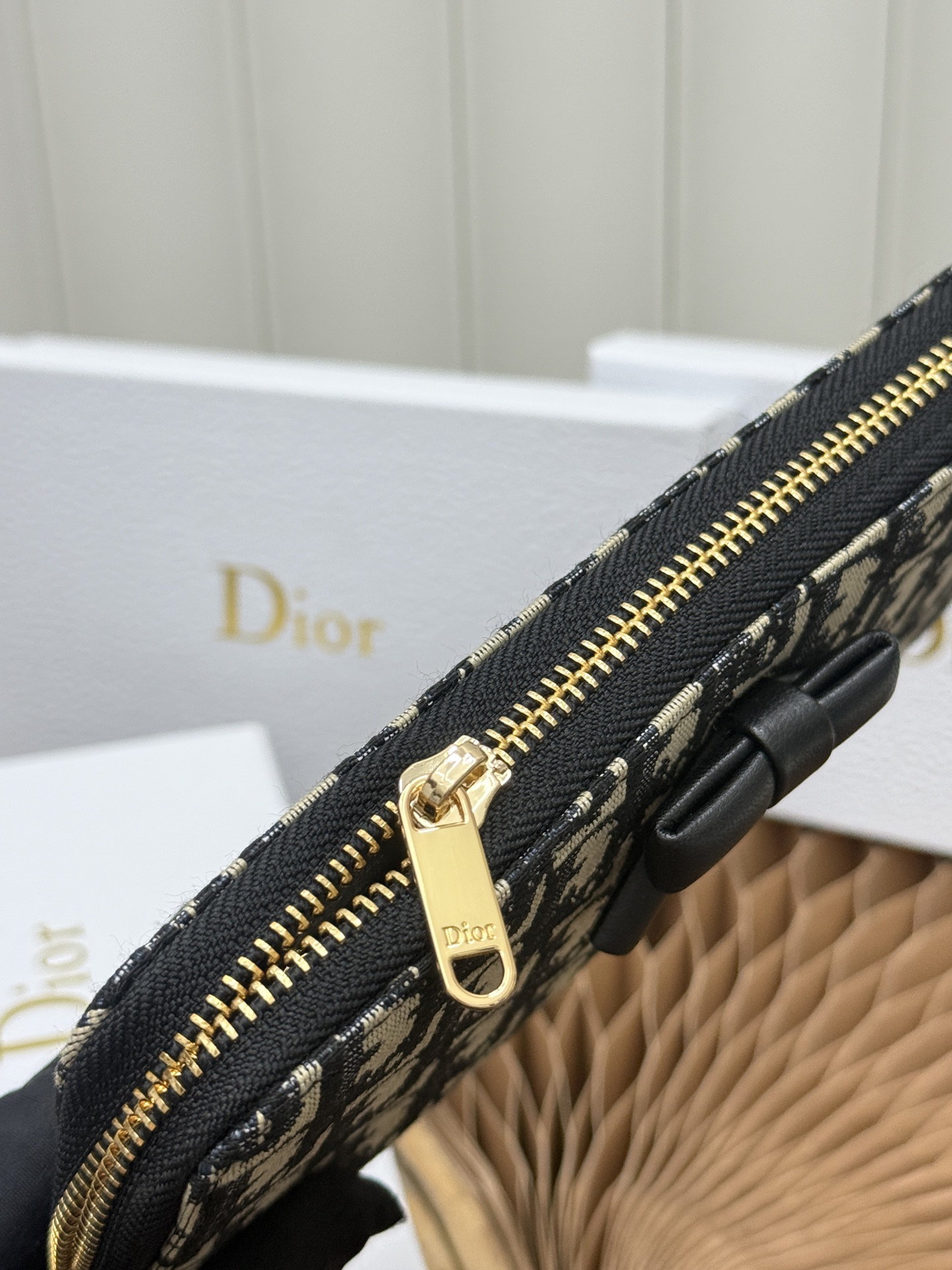 Dior Voyageur Slim Wallet in Blue Dior Oblique - Image 4