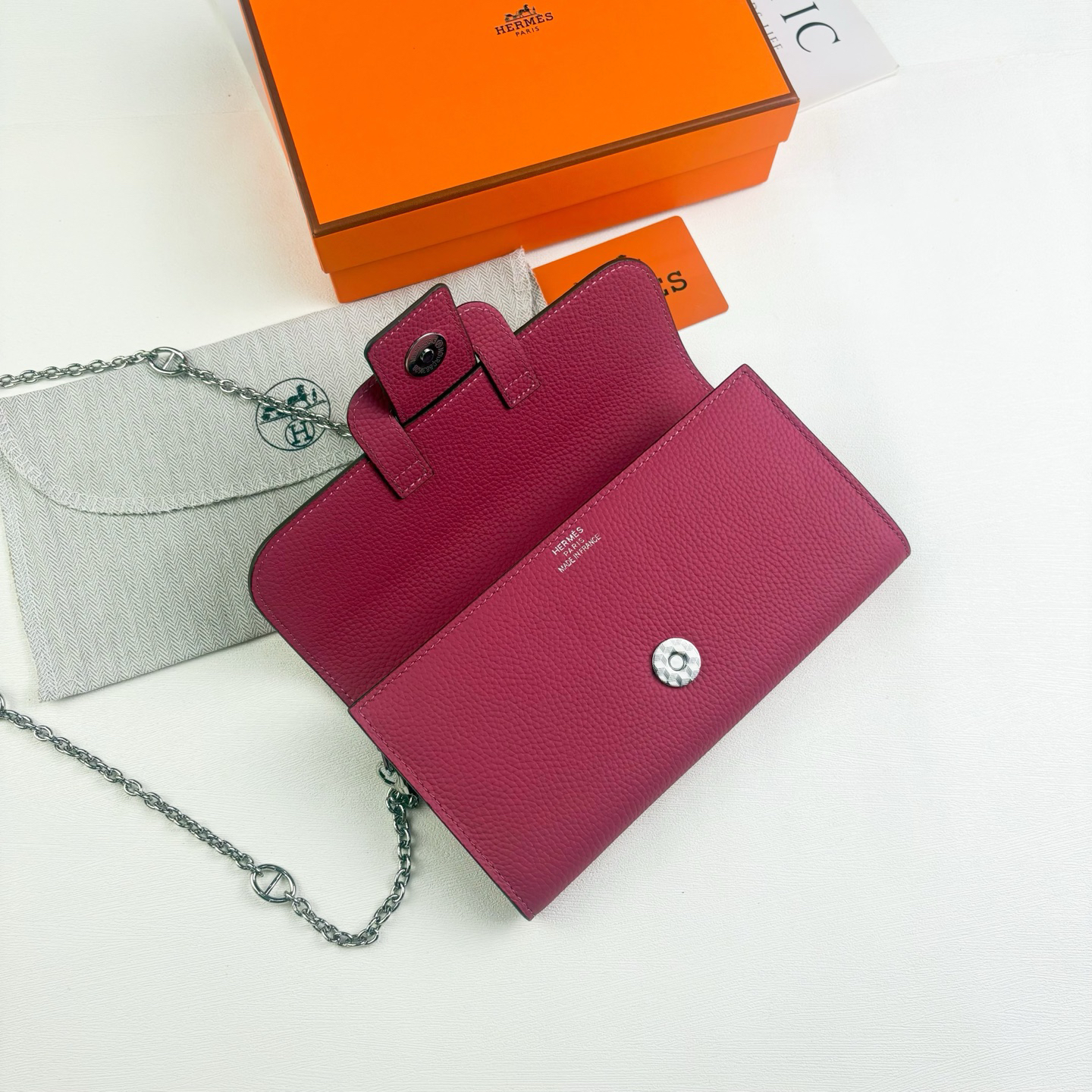 Hermès Long Wallet with Detachable Chain Strap - Image 4