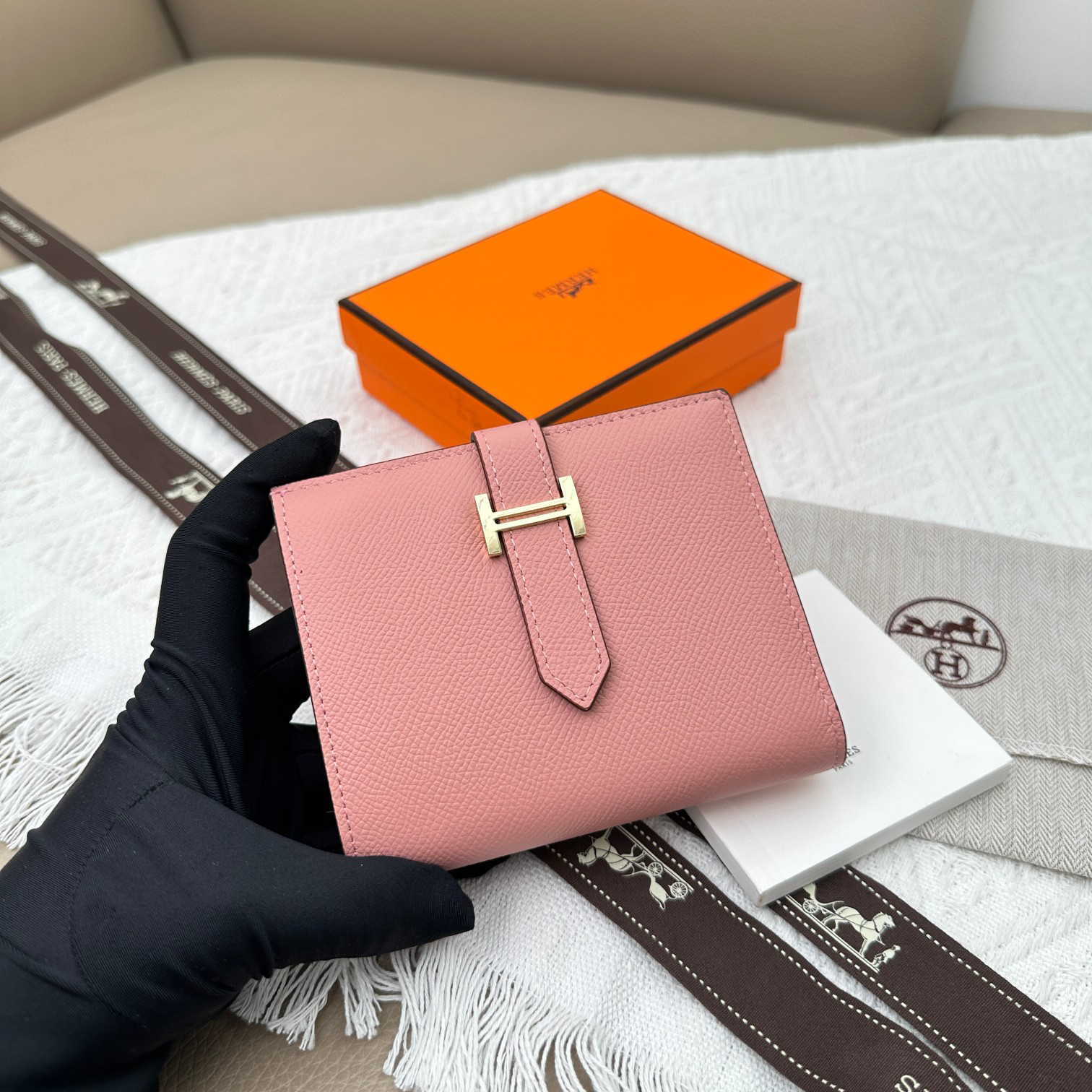 Hermes Palm-Pattern Leather Wallet with Gold-Tone Hardware - Image 4