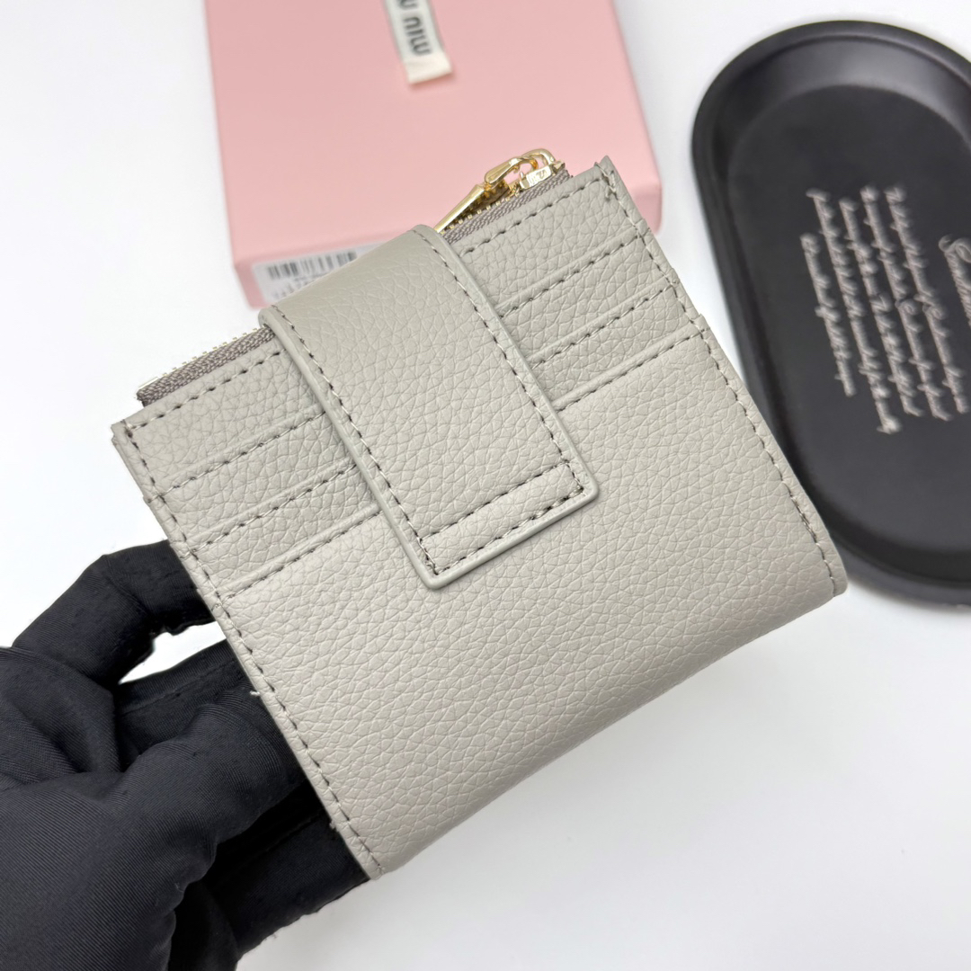 Miu Miu V13 Leather Bag - Image 4