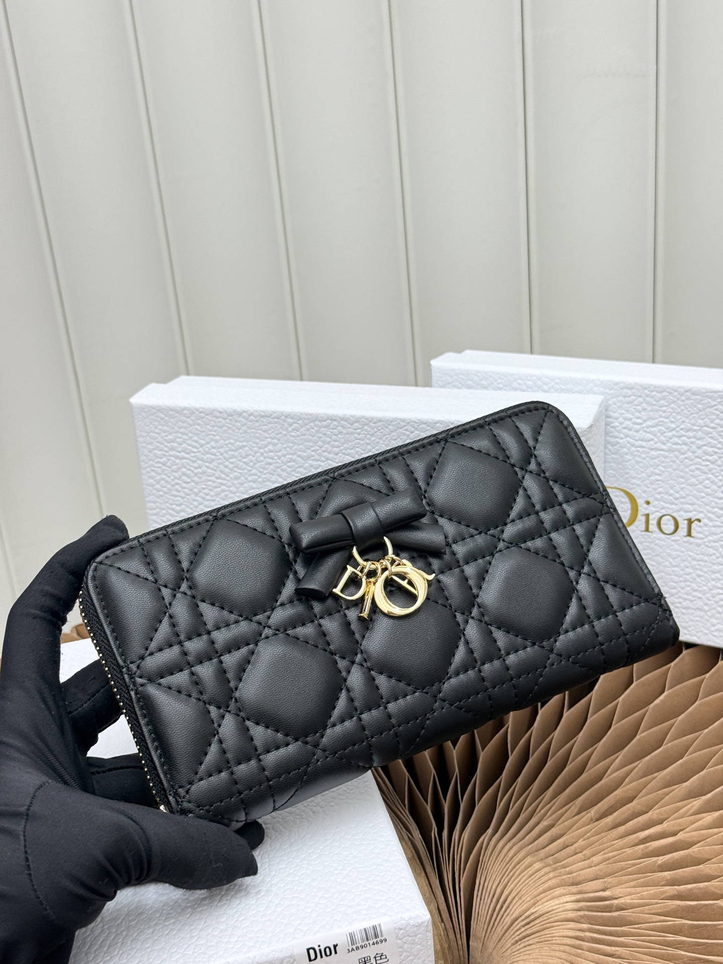 Dior Voyageur Slim Wallet in Blue Dior Oblique - Image 4