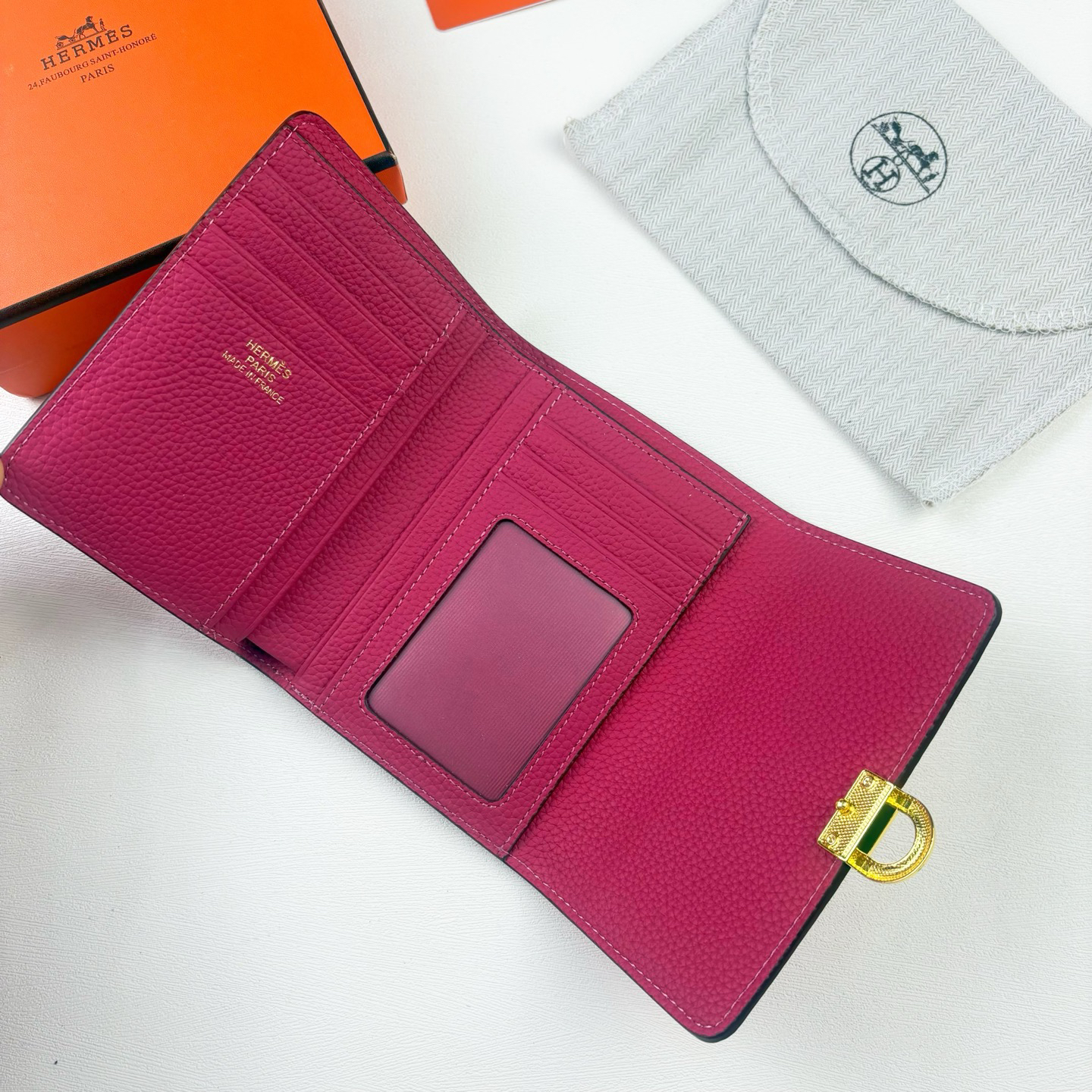 Hermès Togo Calfskin Wallet with Gold-Tone Clasp - Image 4
