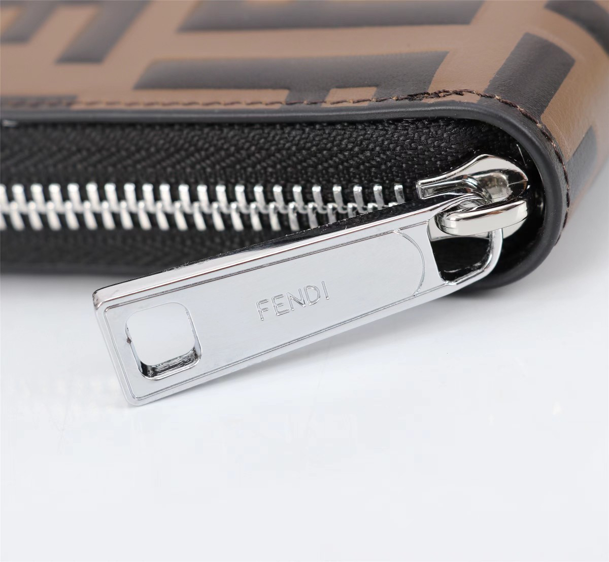 Fendi Zip Wallet in Khaki Leather - Image 4