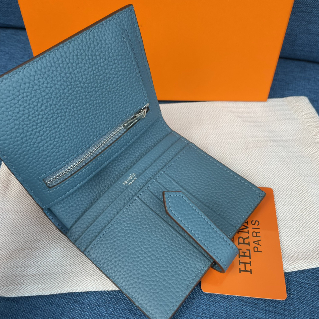 Hermes Togo Calfskin Vertical Wallet - Image 4