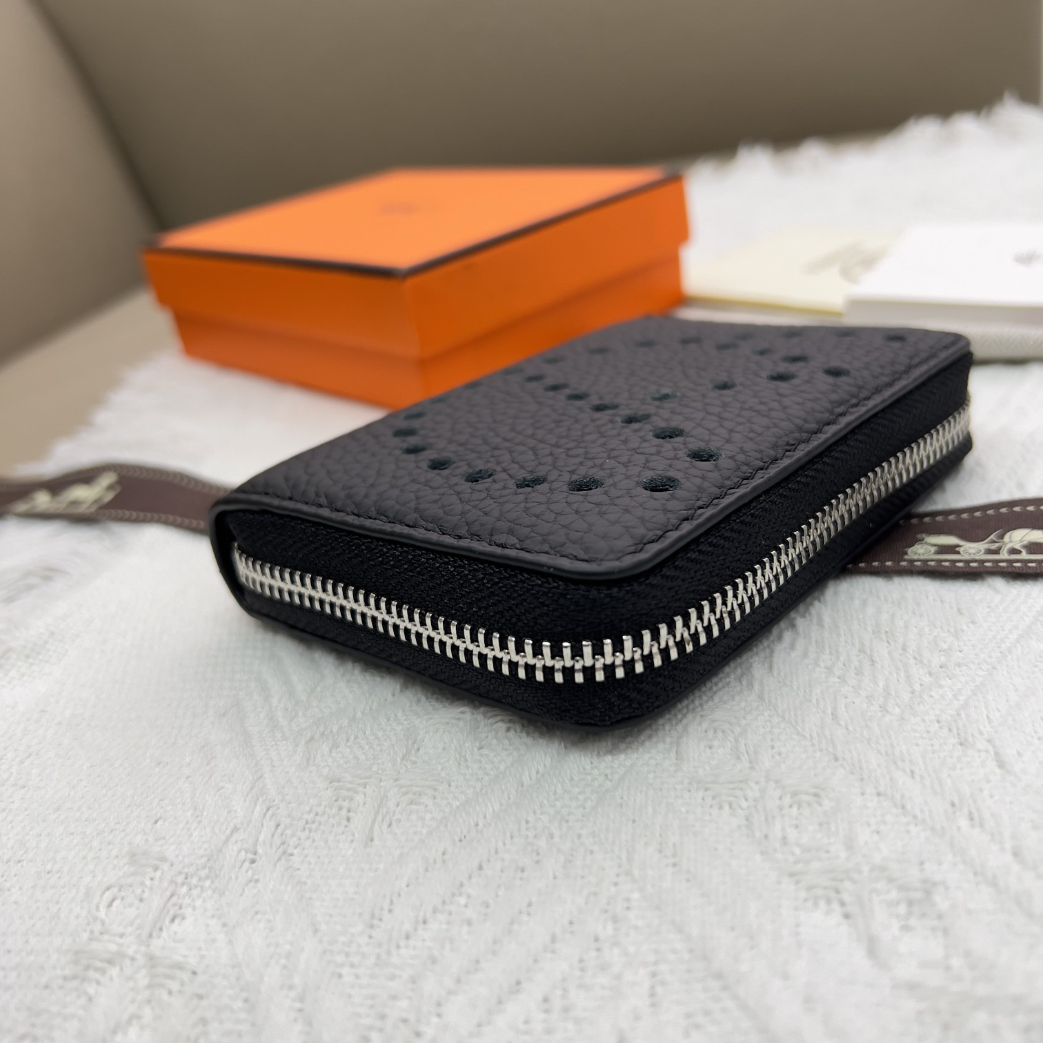 Hermès Constance Leather Wallet - Image 4