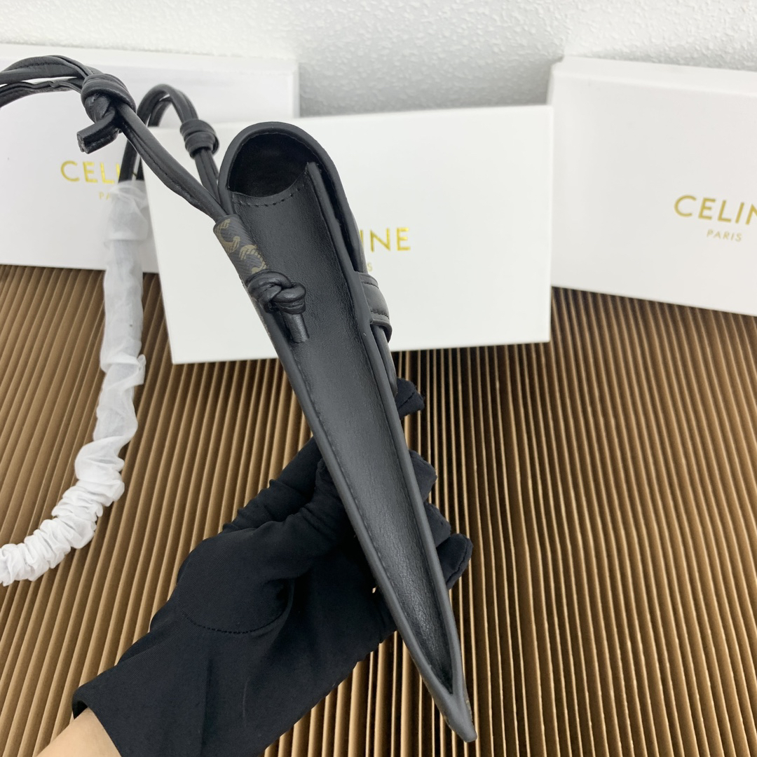 CELINE Logo-Printed Leather Flap Crossbody Phone Bag - Image 4