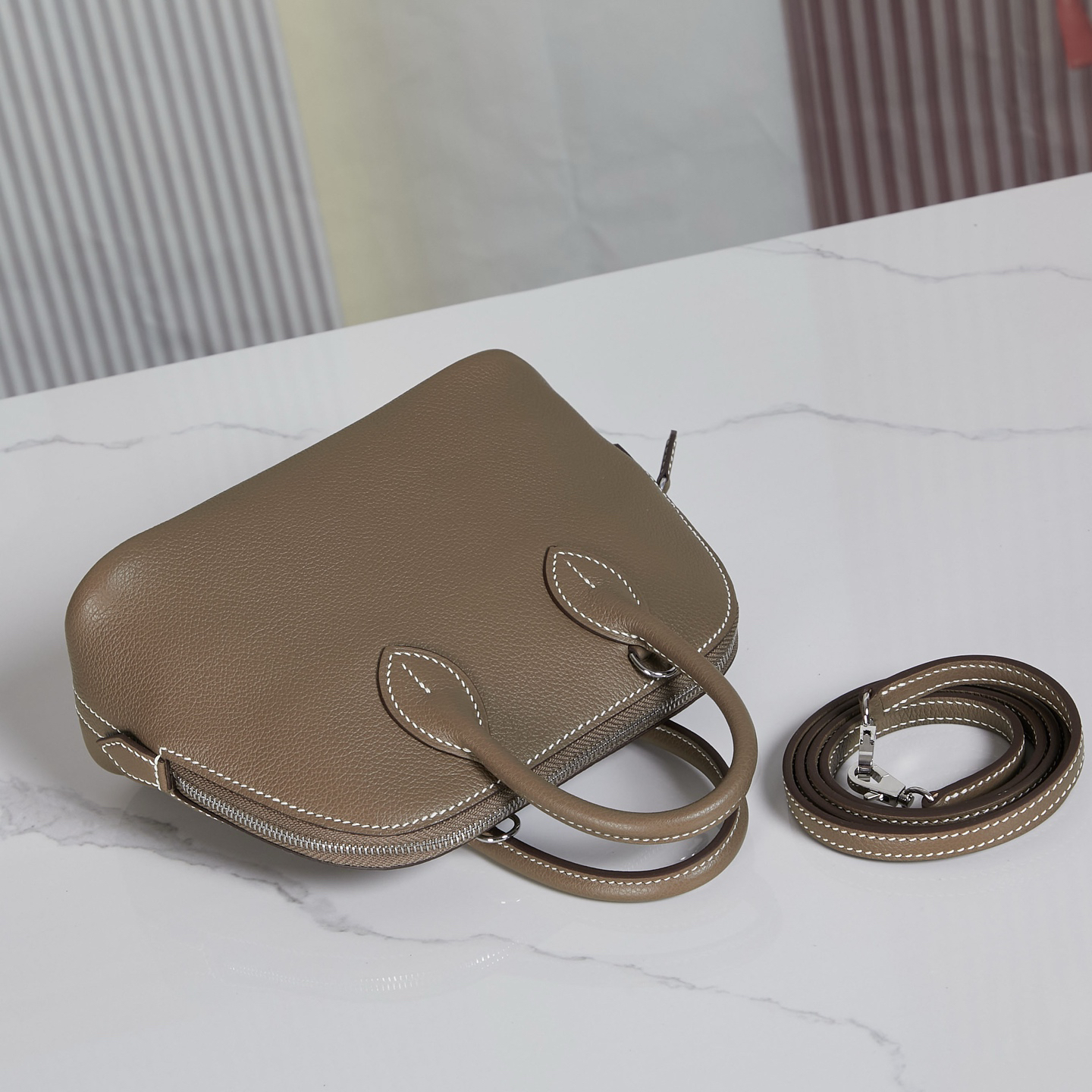 Hermès Bolide Handbag, 19 cm, Evercolor Leather, Elephant Gray, Silver Hardware - Image 4