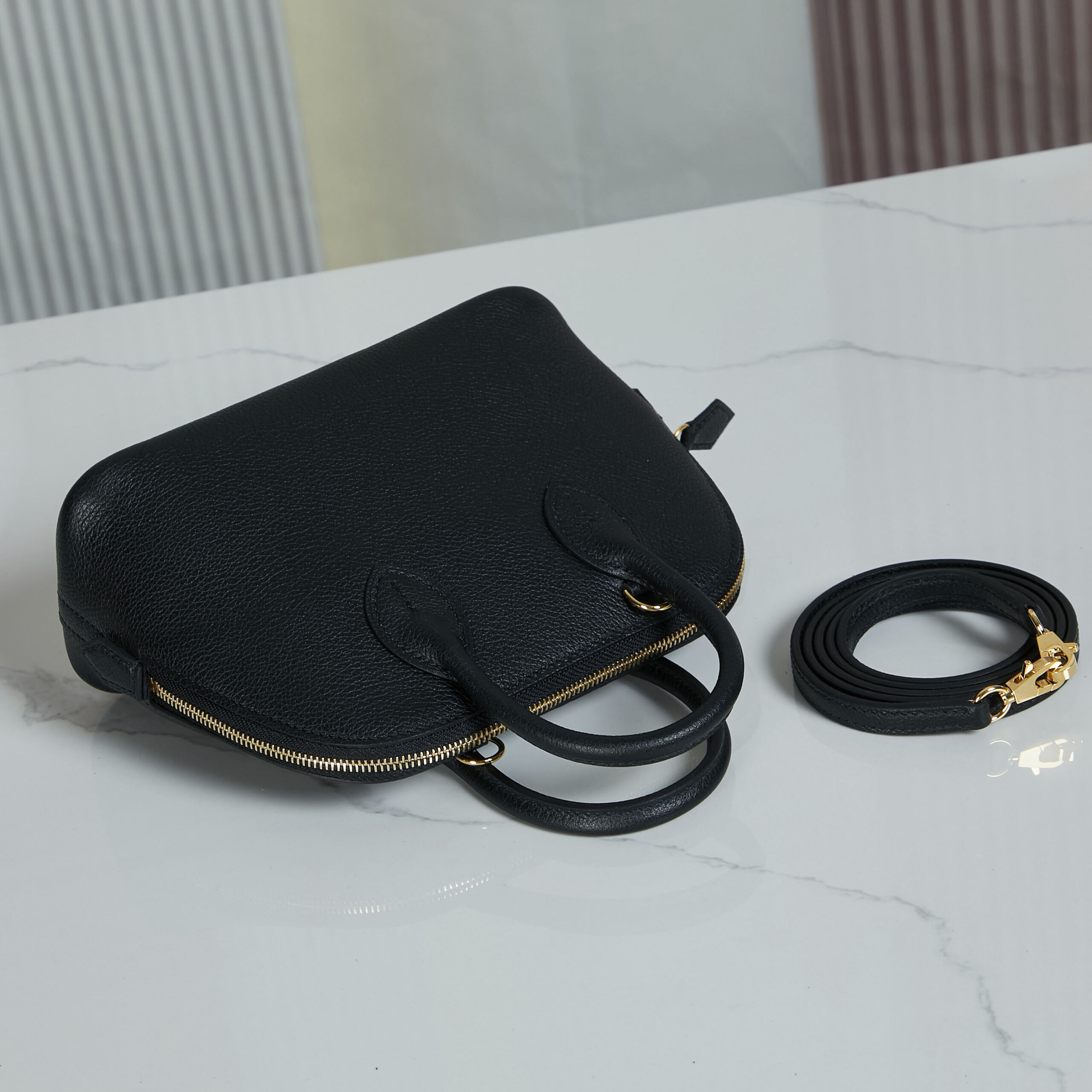 Hermes Bolide 19 Bowling Bag in Black Evercolor Leather - Image 4