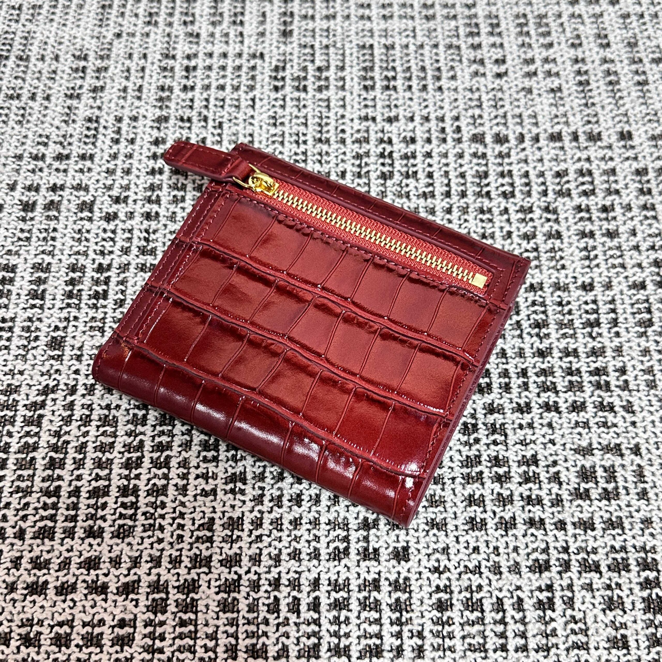 CHANEL Crocodile-Pattern Tri-Fold Wallet - Image 5