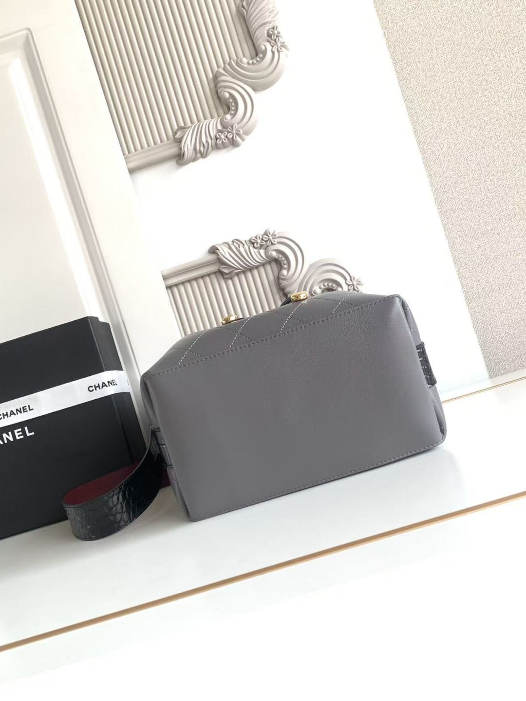 Chanel 26B AS6584 Large Bucket Bag - Image 5