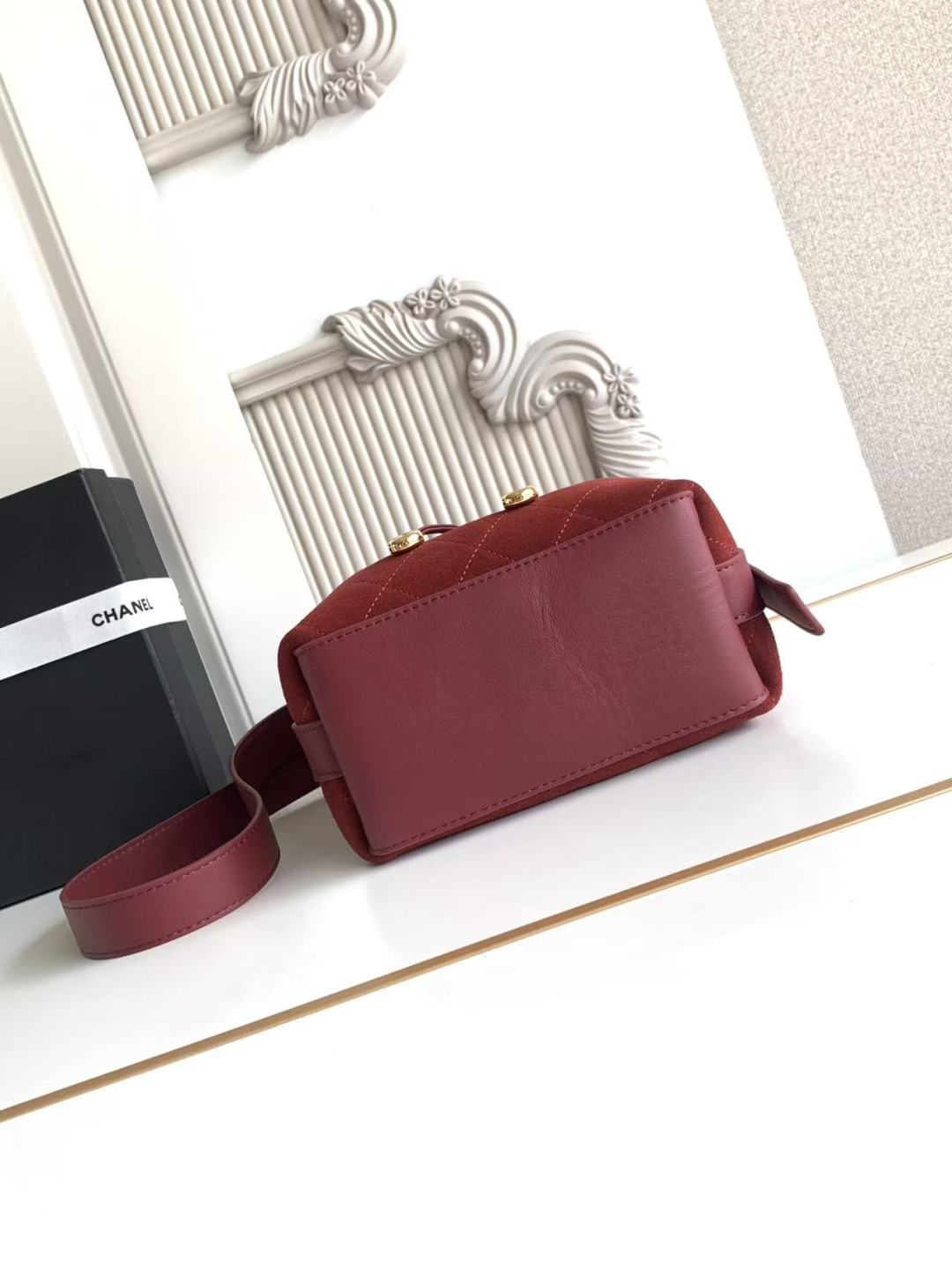 Chanel 26B AS6537 Small Leather Bucket Crossbody Bag - Image 5