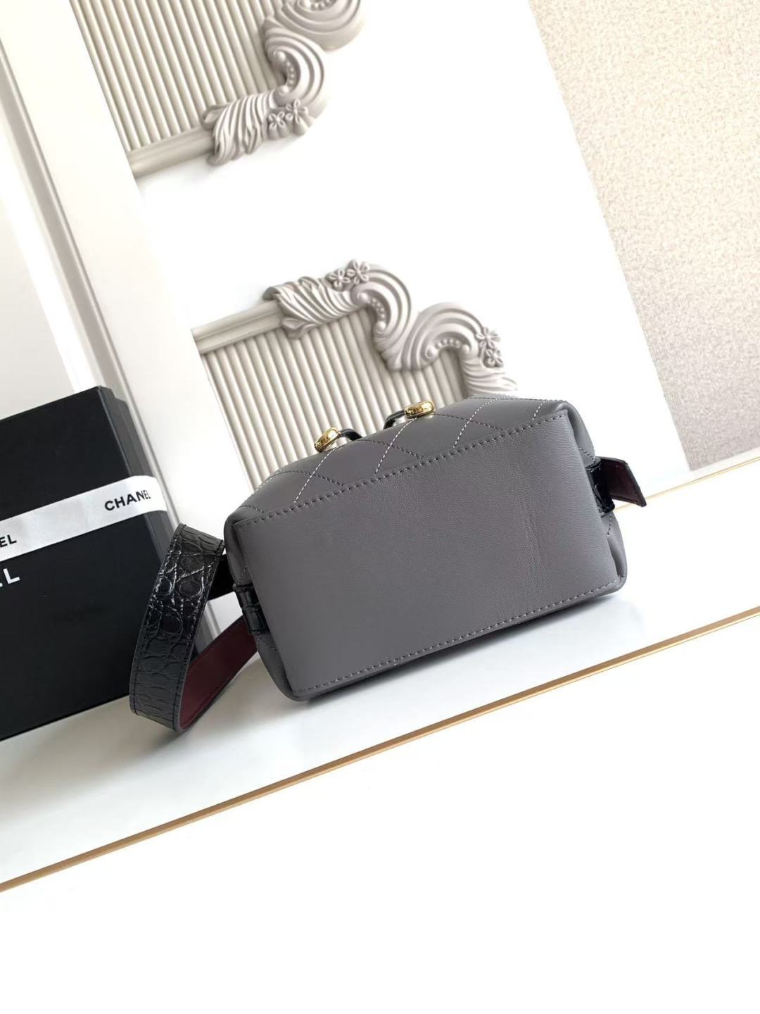 Chanel 26B AS6537 Small Calfskin Bucket Bag - Image 5