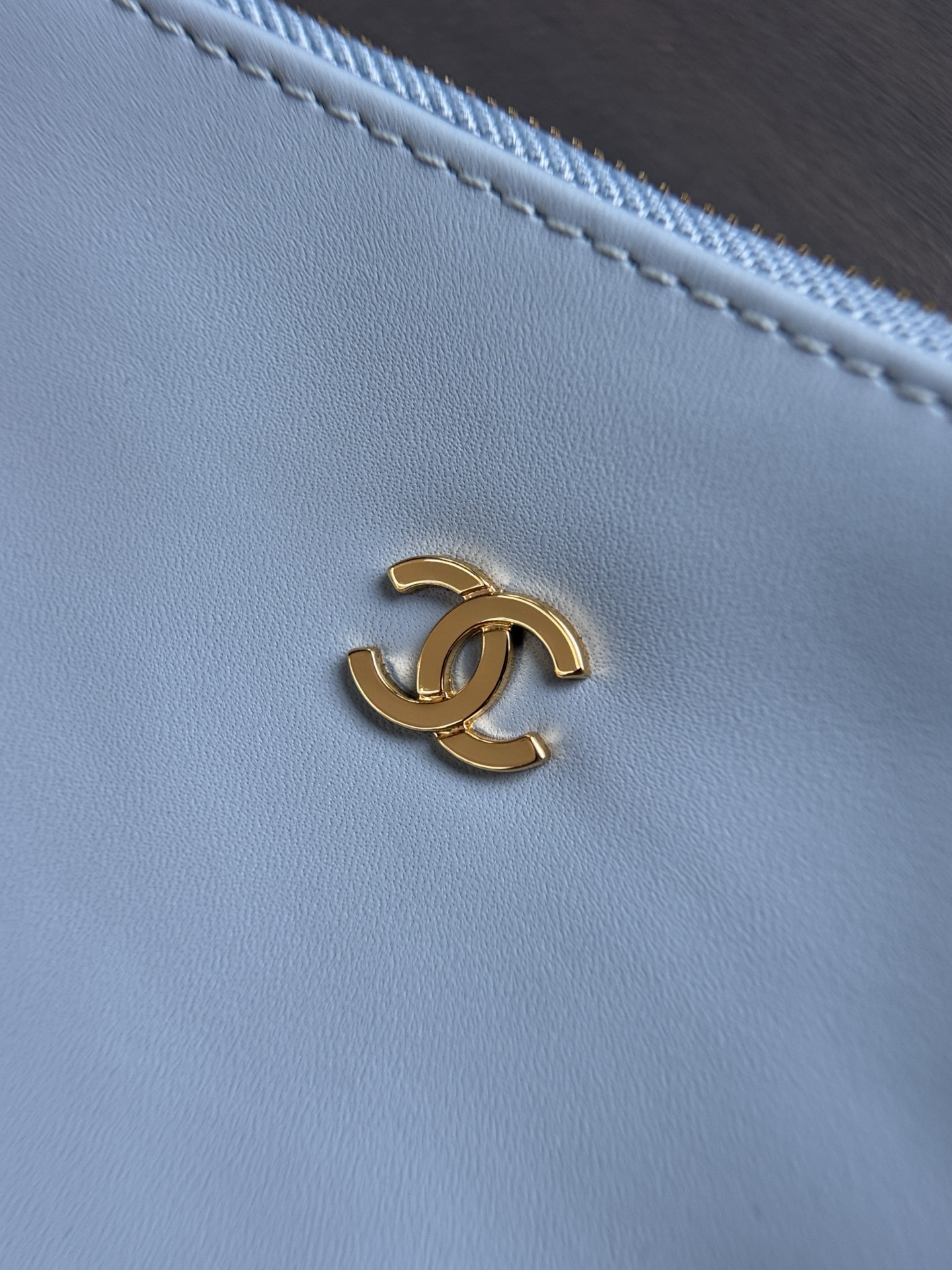 Chanel Hook-Woven Chain Shoulder Bag - Image 5