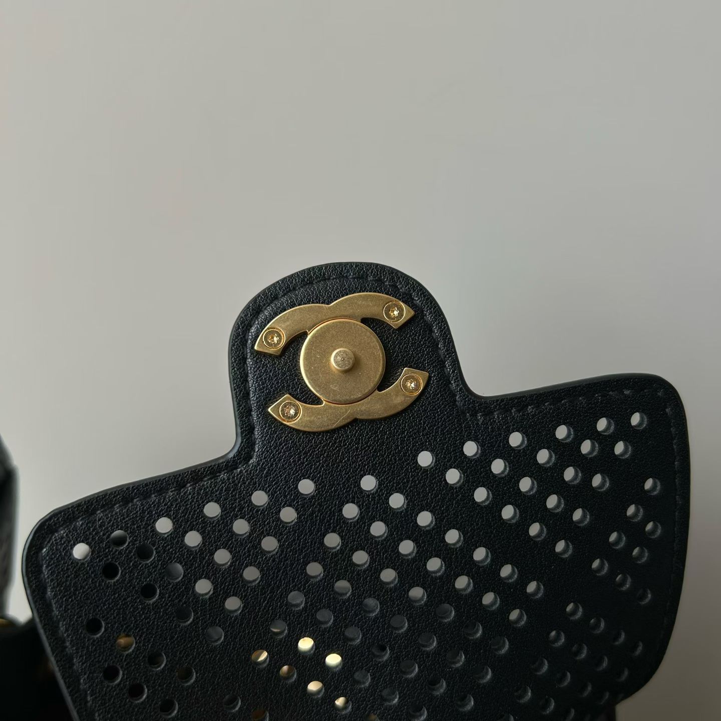 Chanel 26 Hobo Shoulder Bag - Image 5