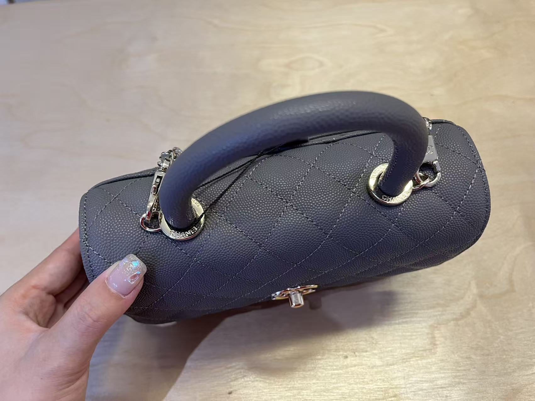 Chanel Coco Handle Small-Grain Leather Top-Handle Bag - Image 5