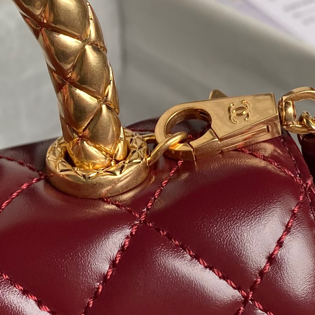 Chanel Coco Handle Leather Handbag - Image 5
