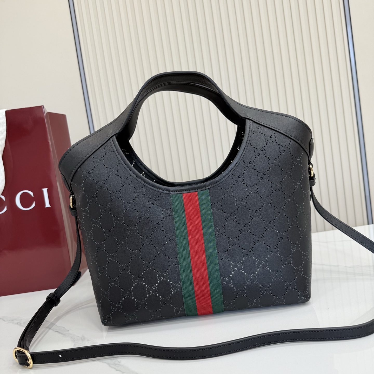 Gucci Perforated Leather Bag 860845 - Image 5