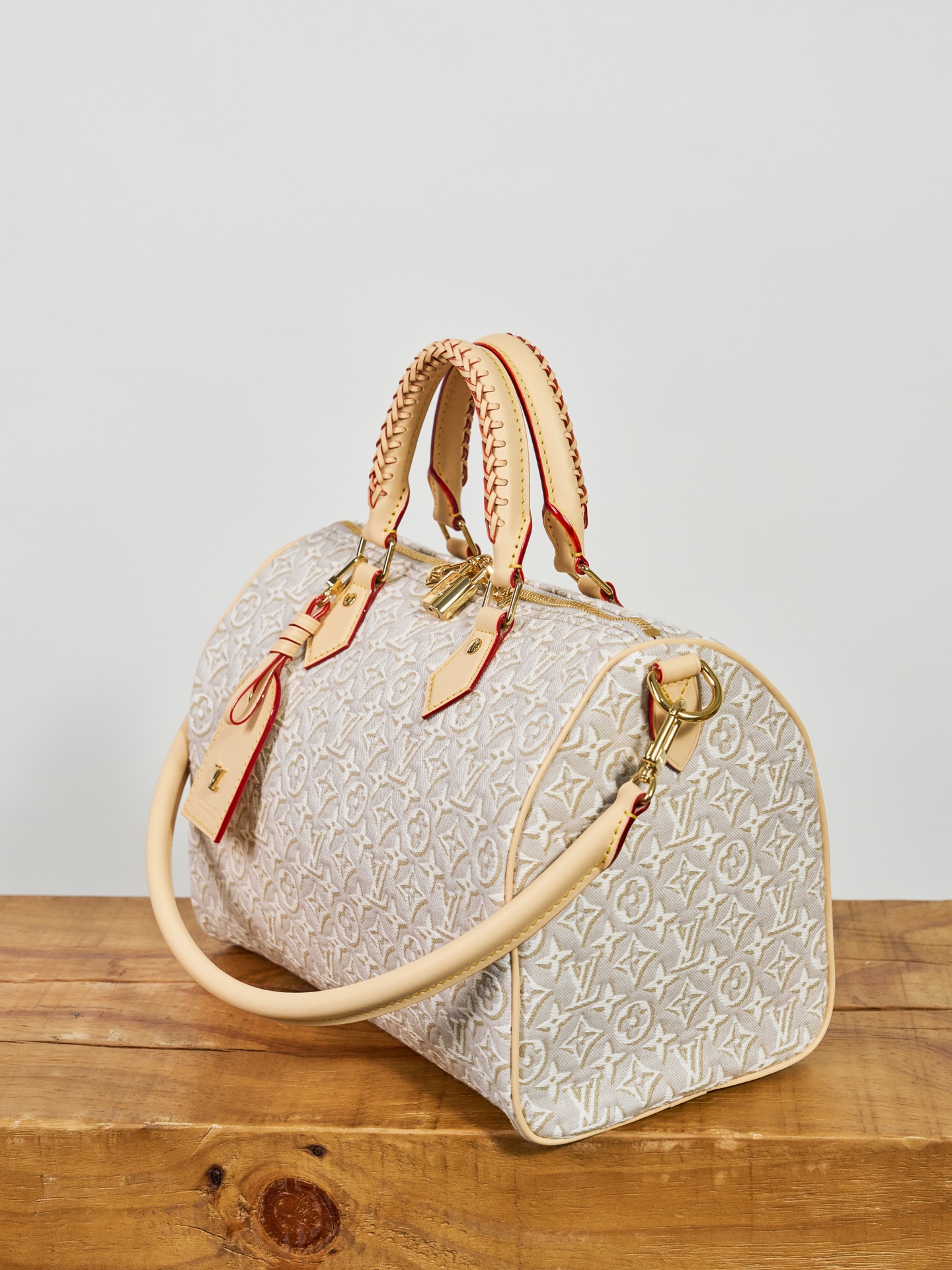 Louis Vuitton Sedy Soft 30 Handbag - Image 5