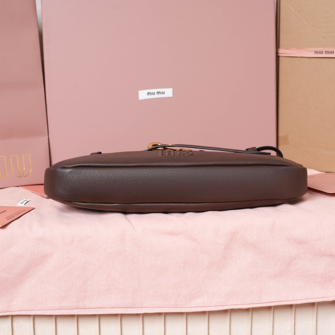 Aventure Leather Shoulder Bag 5BC182 - Image 5