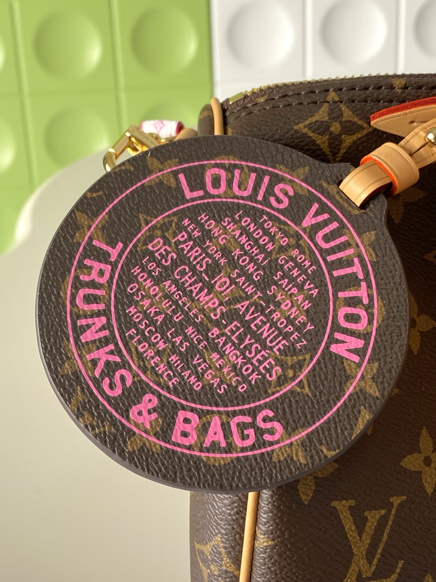 Louis Vuitton Sedy Soft 30 Handbag - Image 5
