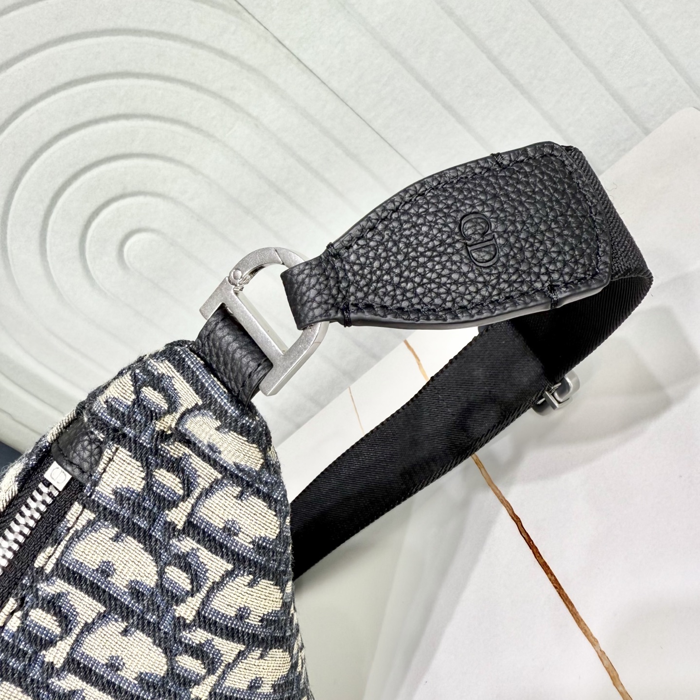 Dior Heritage Saddle Belt Bag in Beige and Black Oblique Canvas - Image 5