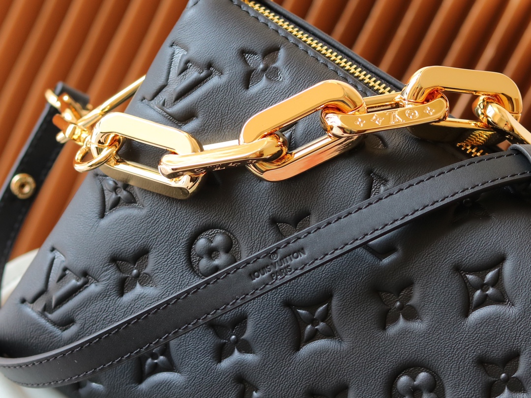 Louis Vuitton Coussin BB Lambskin Crossbody Bag - Image 5