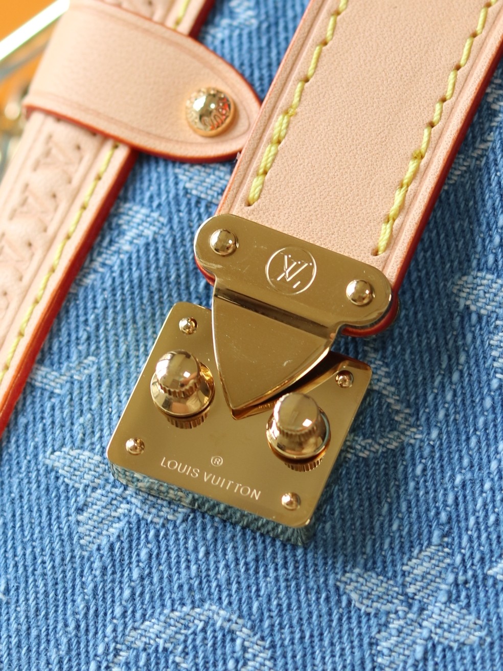 Louis Vuitton Side Trunk Medium Bag in Denim Rendez-Vous - Image 5