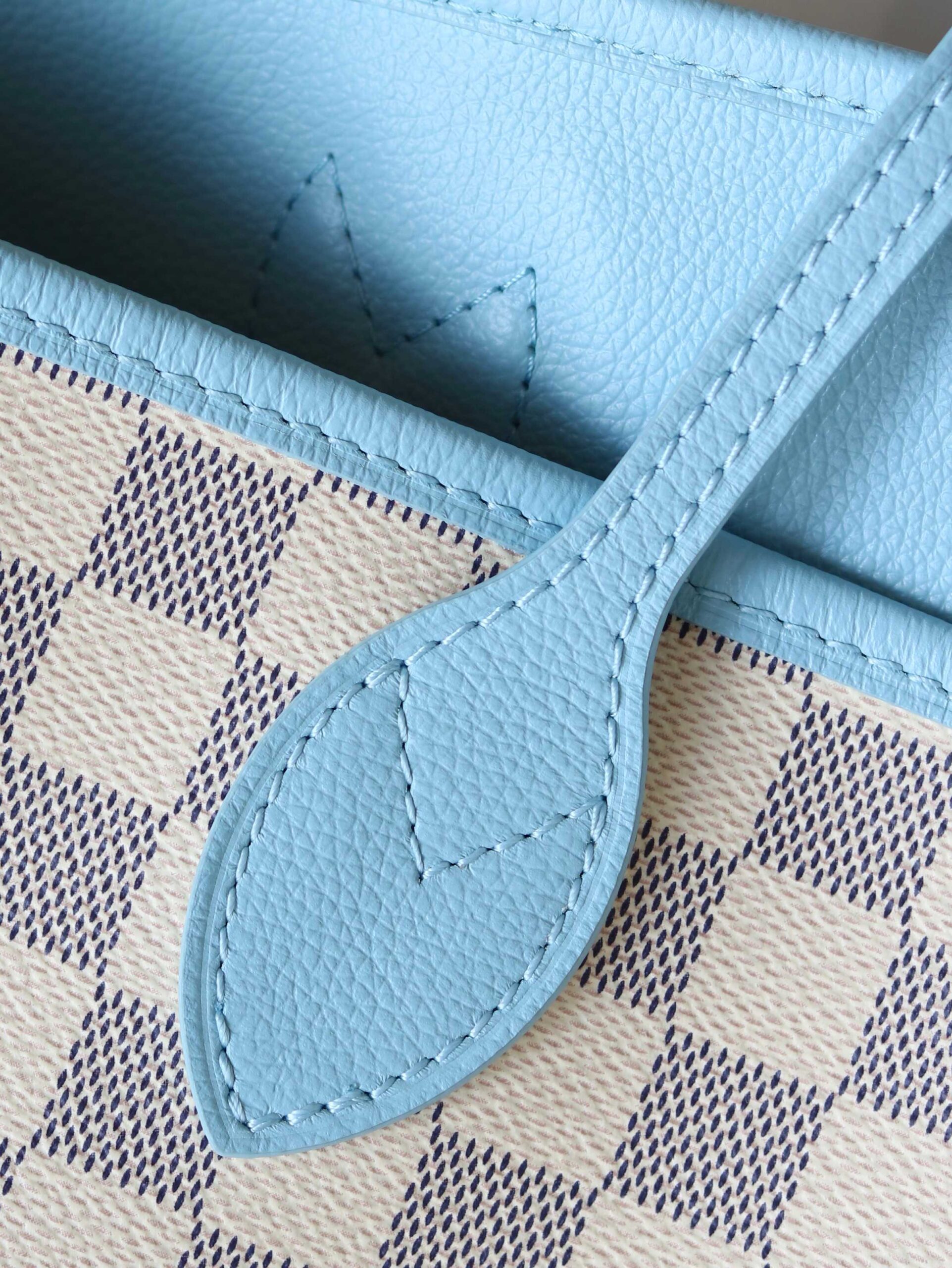 Louis Vuitton Neverfull Inside Out MM Tote Bag in Damier Azur - Image 5