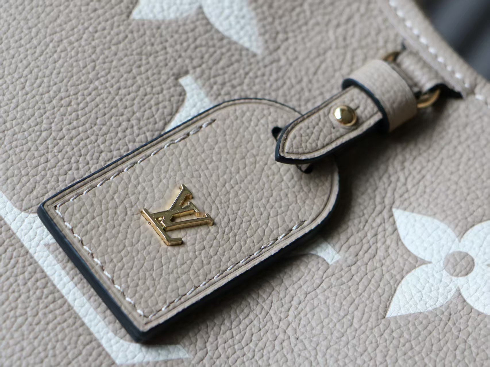 Louis Vuitton CarryAll Small Handbag in Monogram Empreinte Leather - Image 5