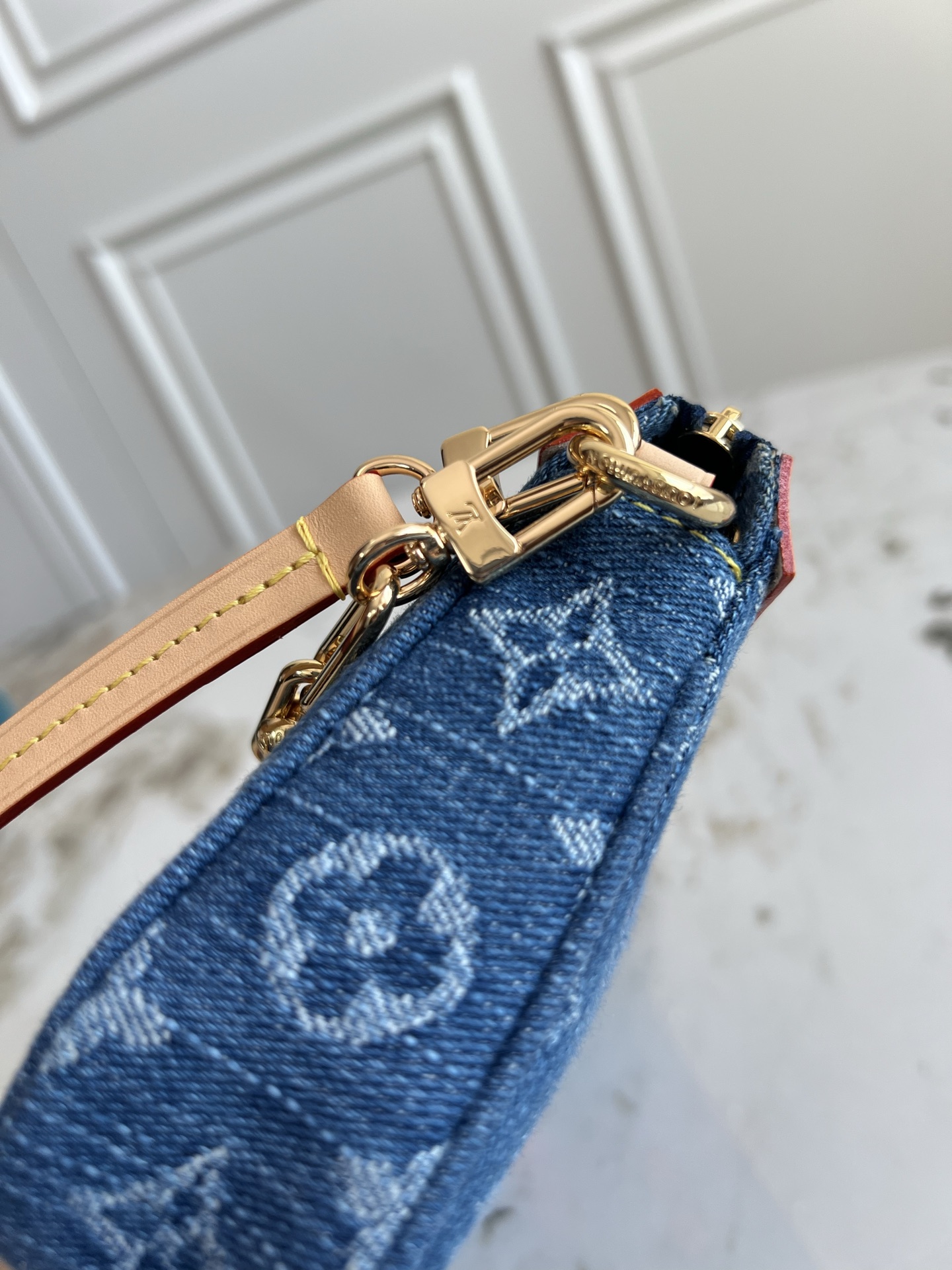 Louis Vuitton x Takashi Murakami Pochette Accessoires Shoulder Bag - Image 5