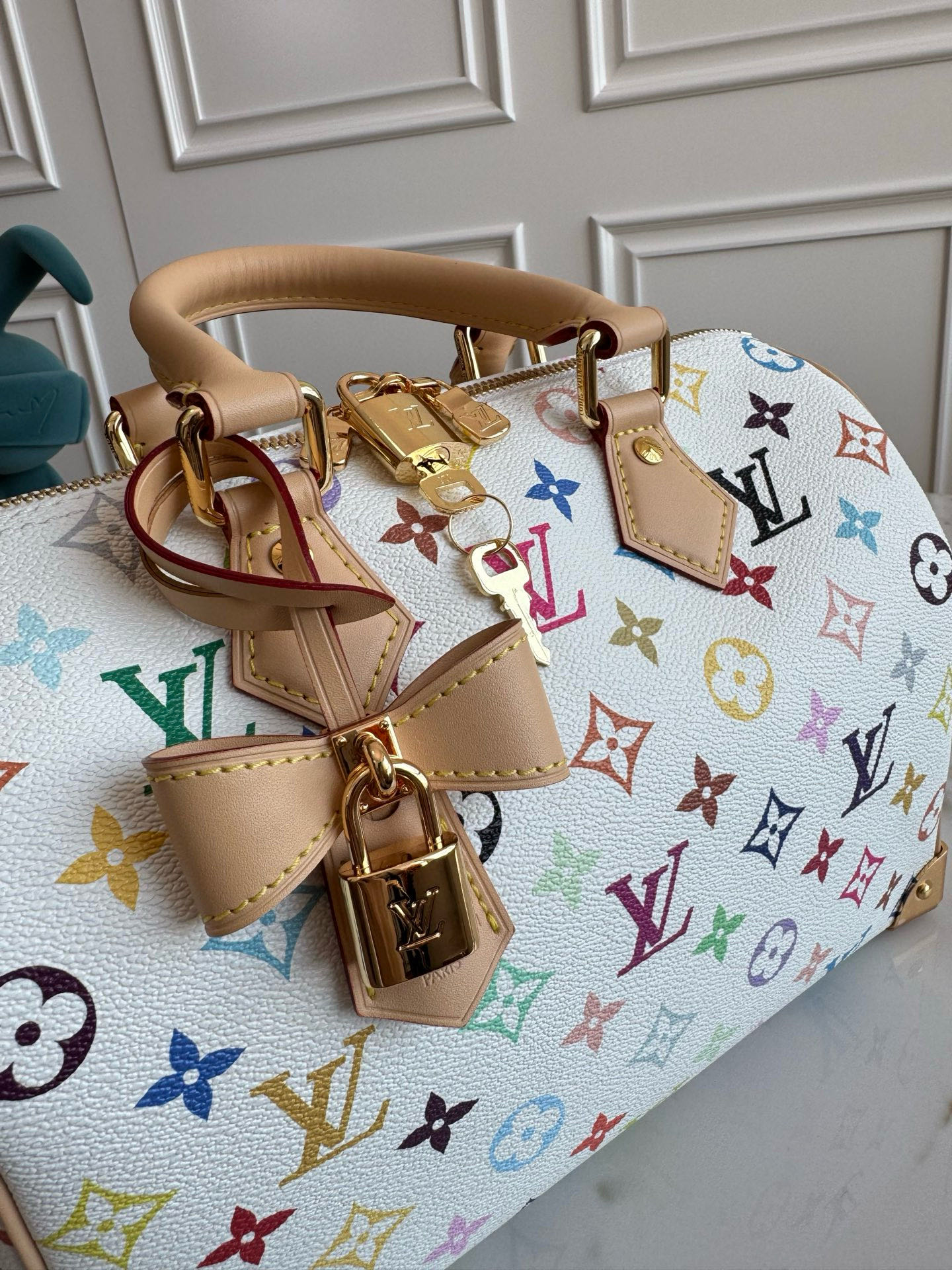 Louis Vuitton Speedy Bandouliere 25 Monogram Handbag with Butterfly Key Pouch - Image 5