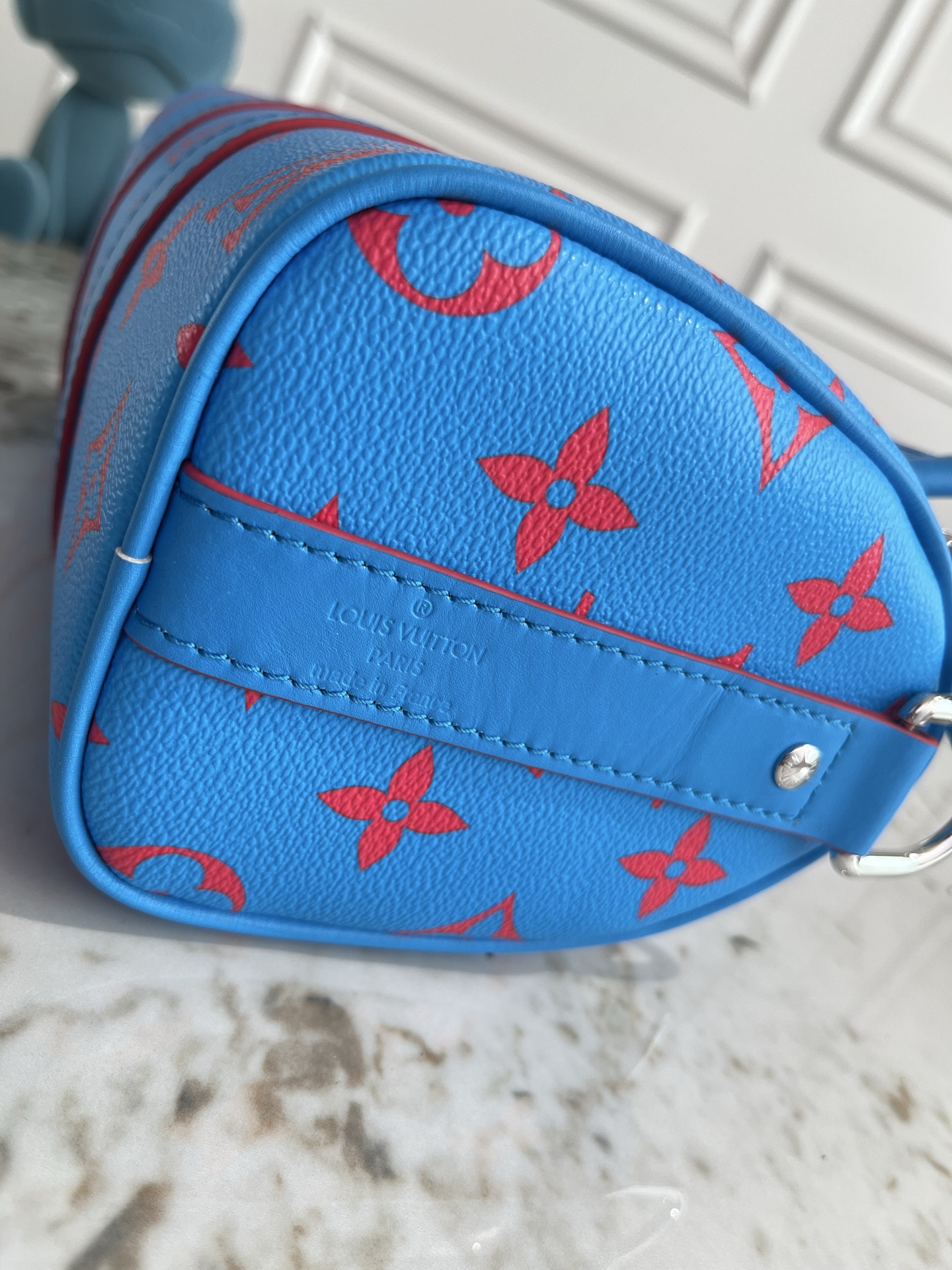Louis Vuitton Keepall Bandoulière 25 Monogram Surfin' Travel Bag - Image 5