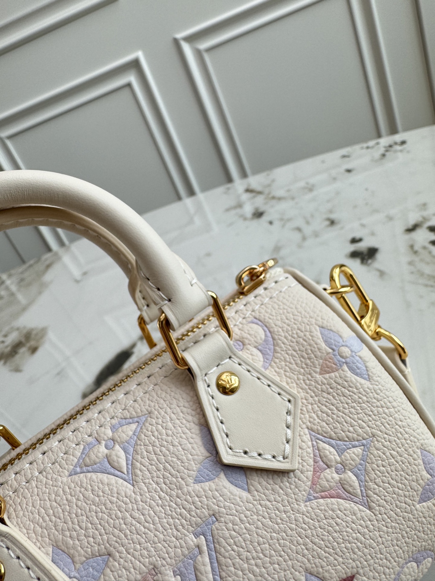 Louis Vuitton Nano Speedy Handbag M25591 in White Gradient - Image 5