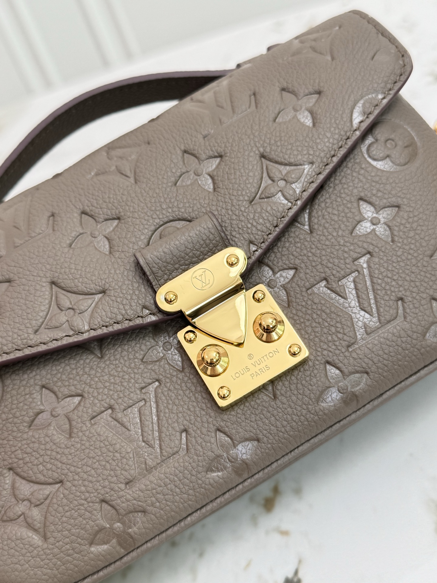 Louis Vuitton Pochette Métis East West Shoulder Bag in Smoke Monogram Empreinte Leather - Image 5
