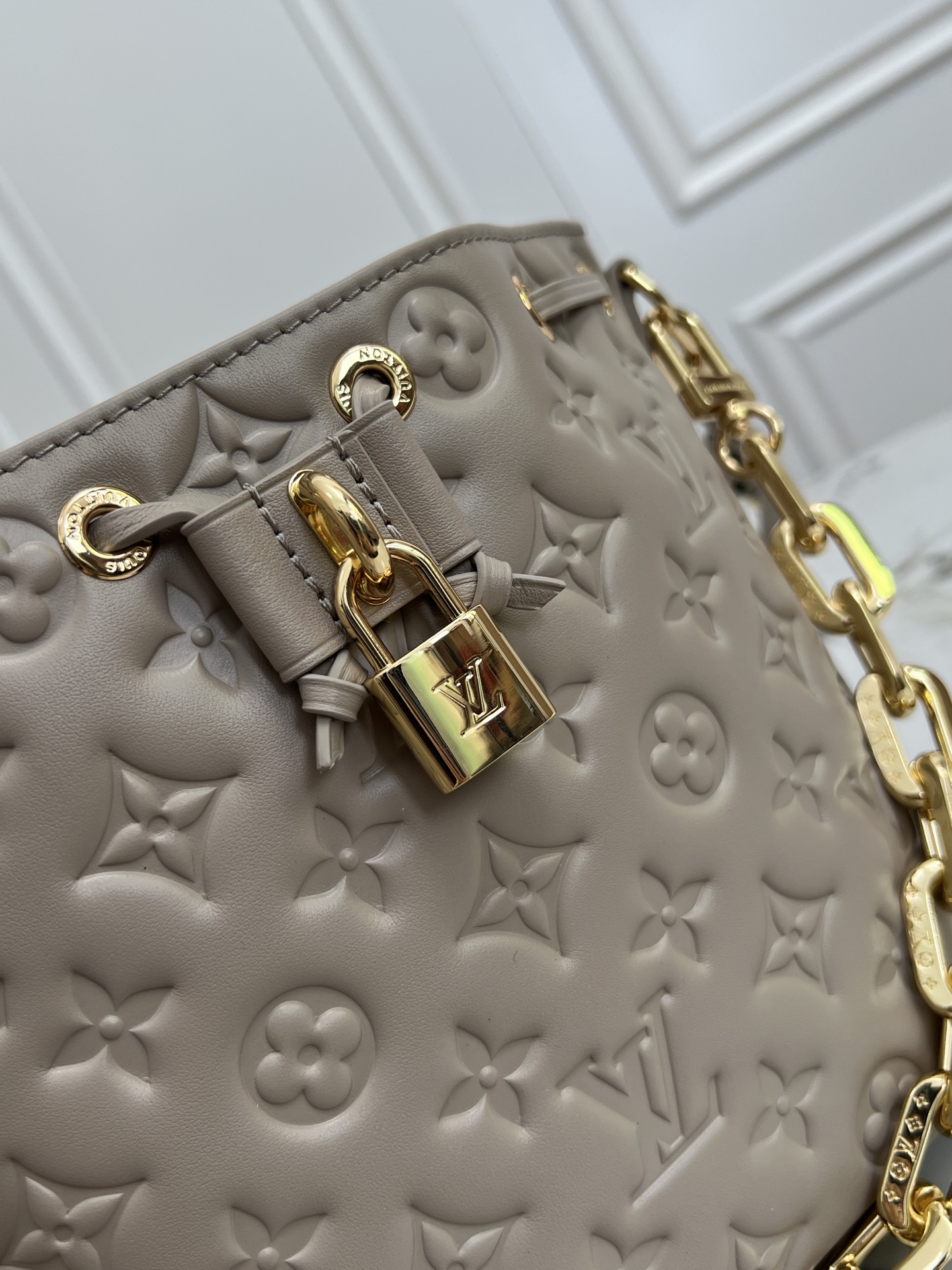 Louis Vuitton Coussin Bucket Bag M26530 / M26216 - Image 5