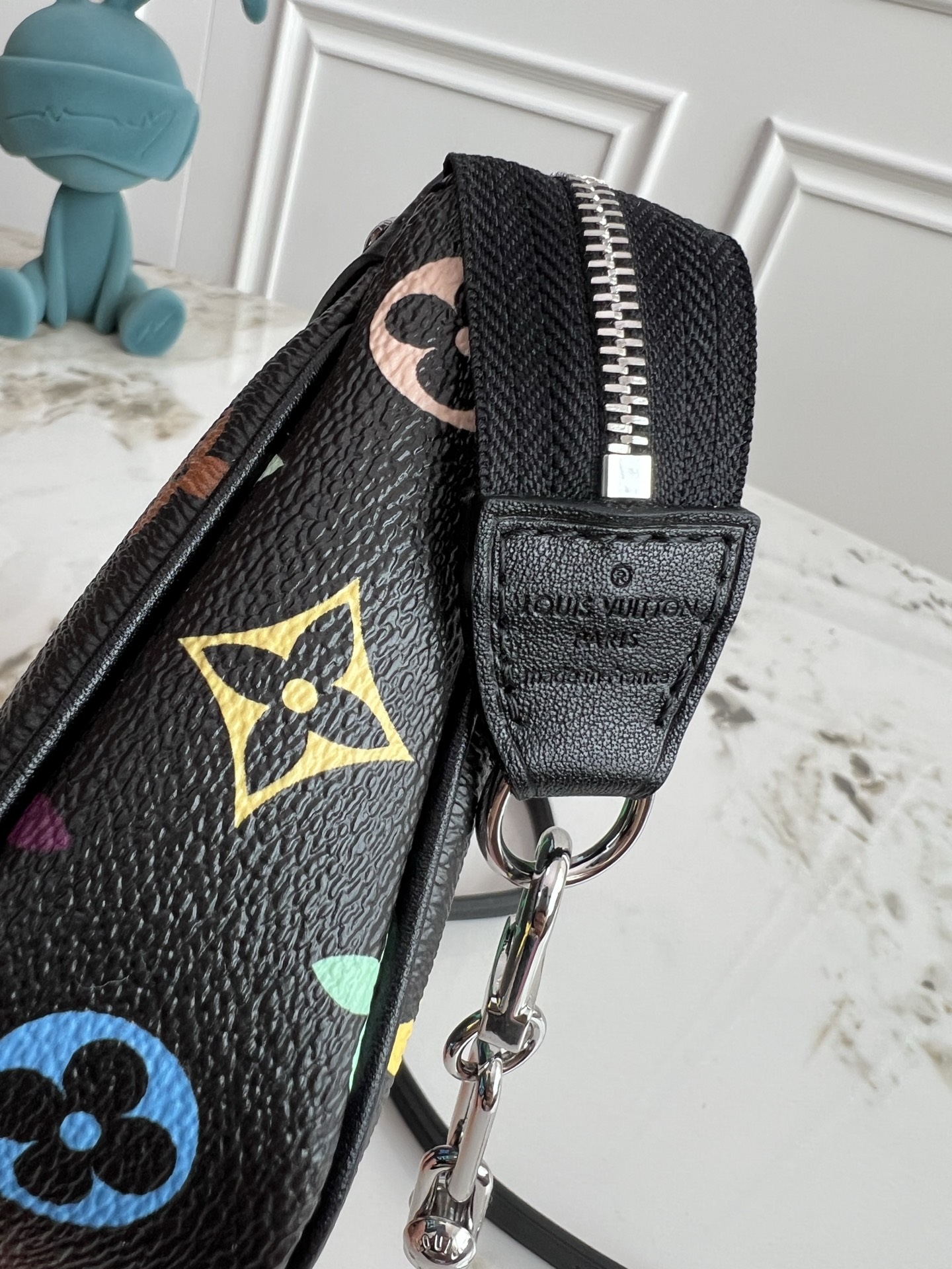 Louis Vuitton Pochette Accessoires Monogram Panda Reissue - Image 5