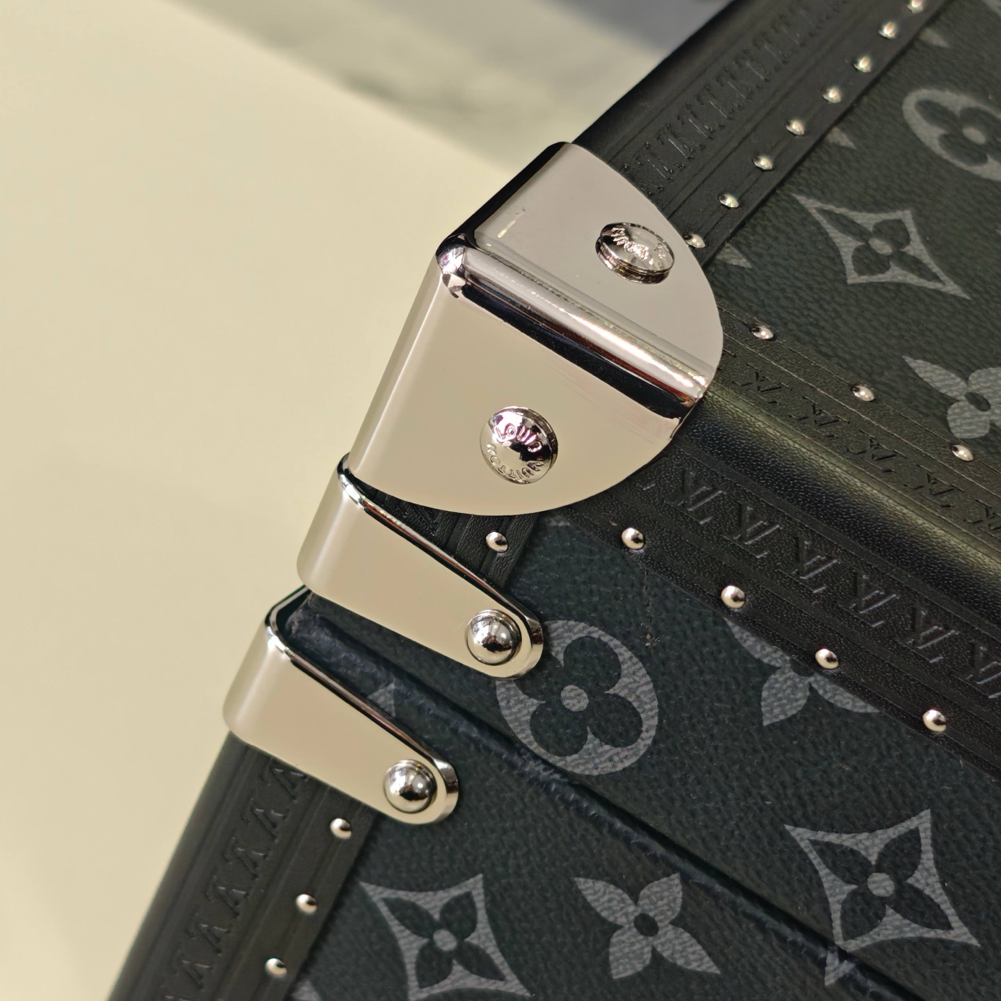 Louis Vuitton Monogram Watch and Jewelry Storage Box M20209 - Image 5