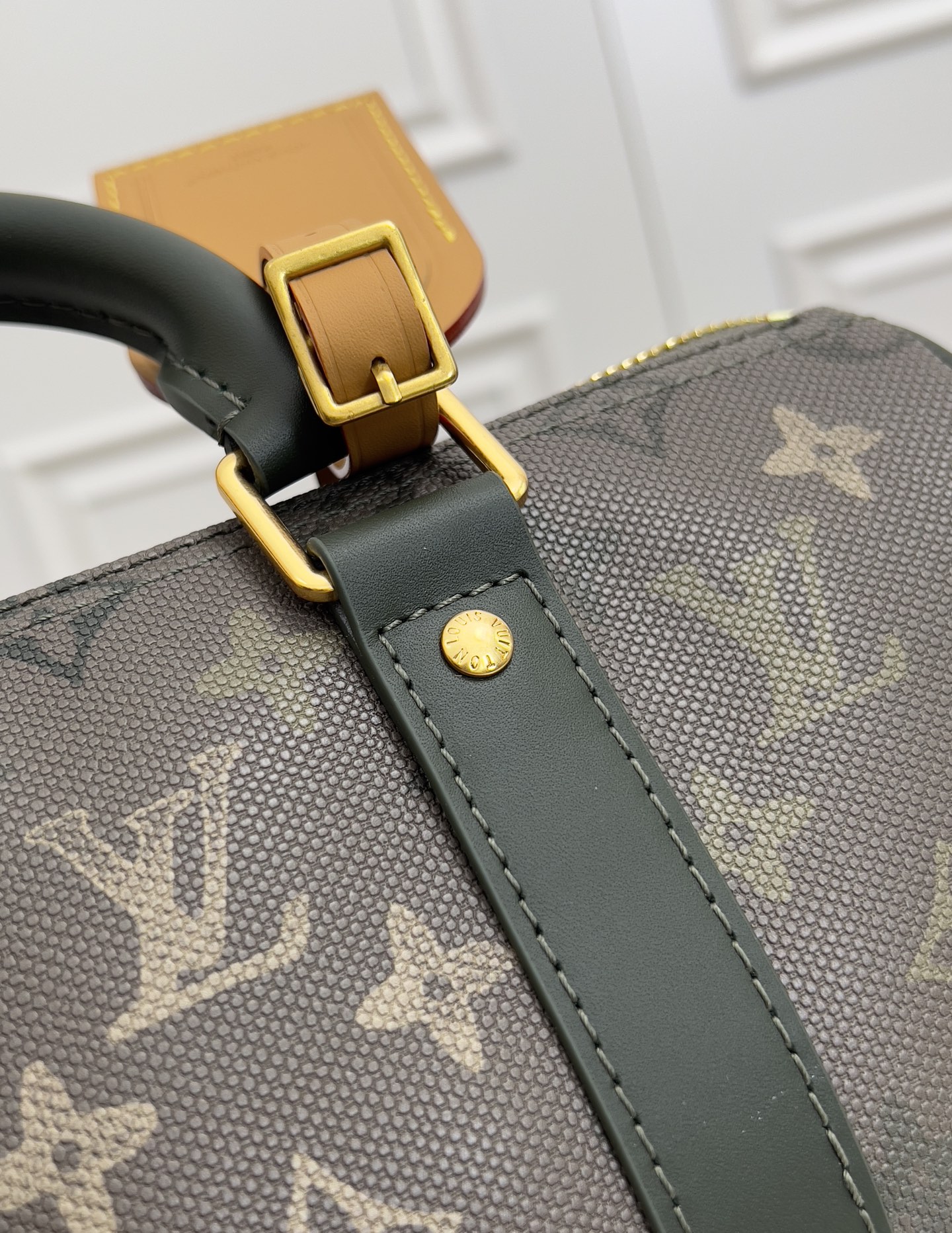 Louis Vuitton Keepall Bandoulière 25 Travel Bag in Monogram Surplus Military Green - Image 5