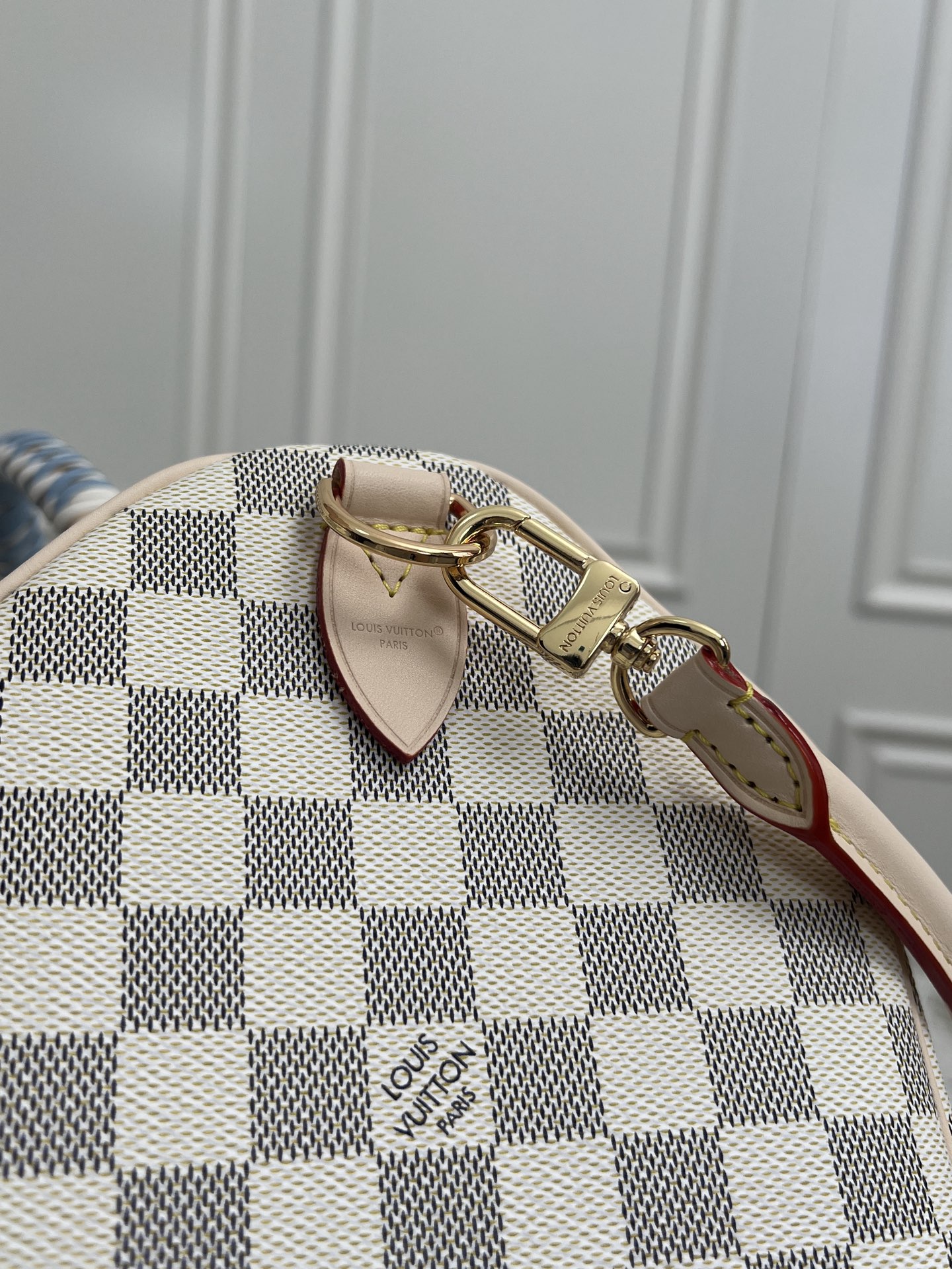 Louis Vuitton Speedy Bandoulière 30 Handbag in Damier Azur Canvas - Image 5
