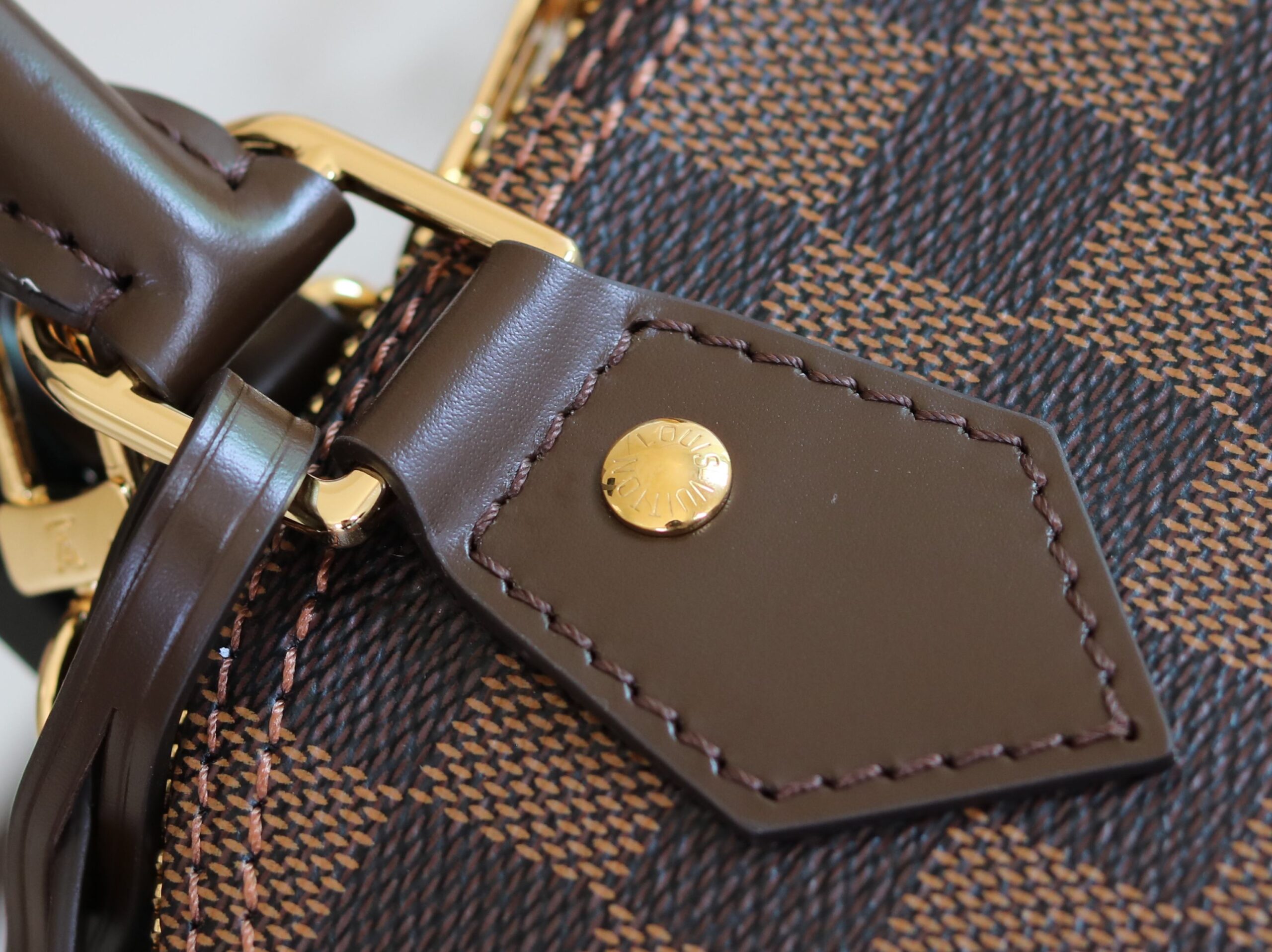 Louis Vuitton Alma Handbag in Monogram Canvas - Image 5
