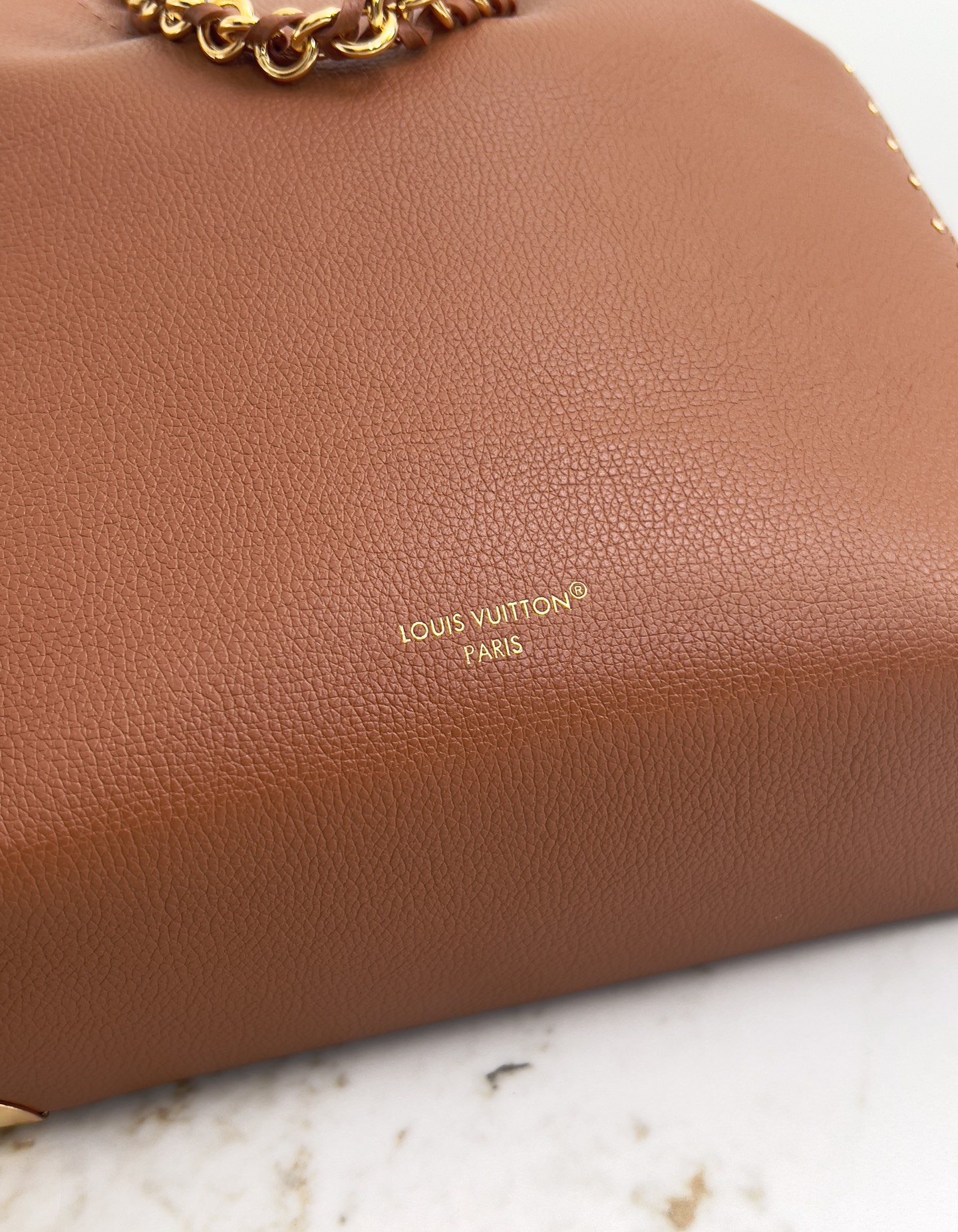 Louis Vuitton Noé Trunk Monogram Reverse Leather Shoulder Bag - Image 5
