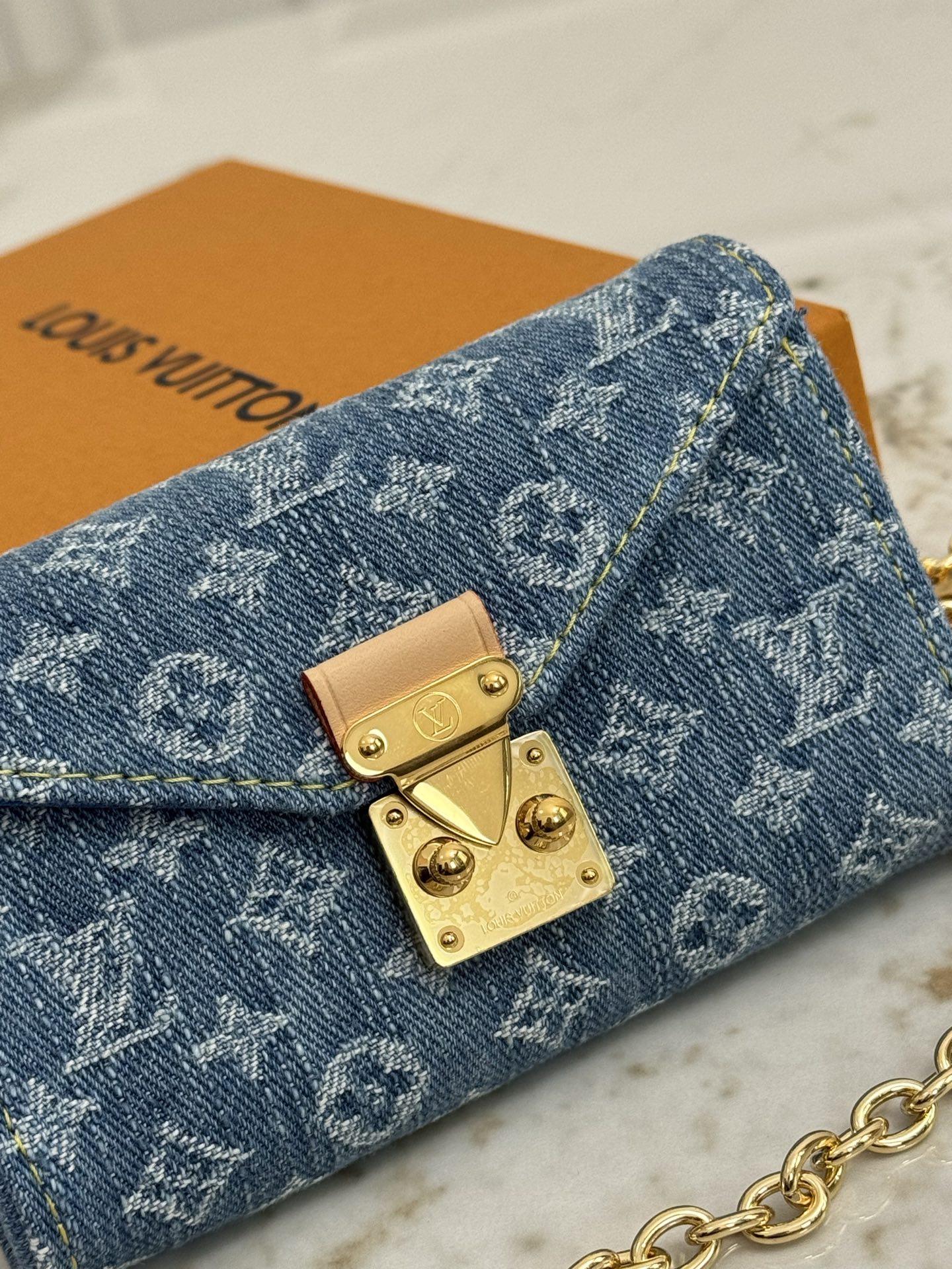 Louis Vuitton Pouch Metis Denim Crossbody Bag - Image 5
